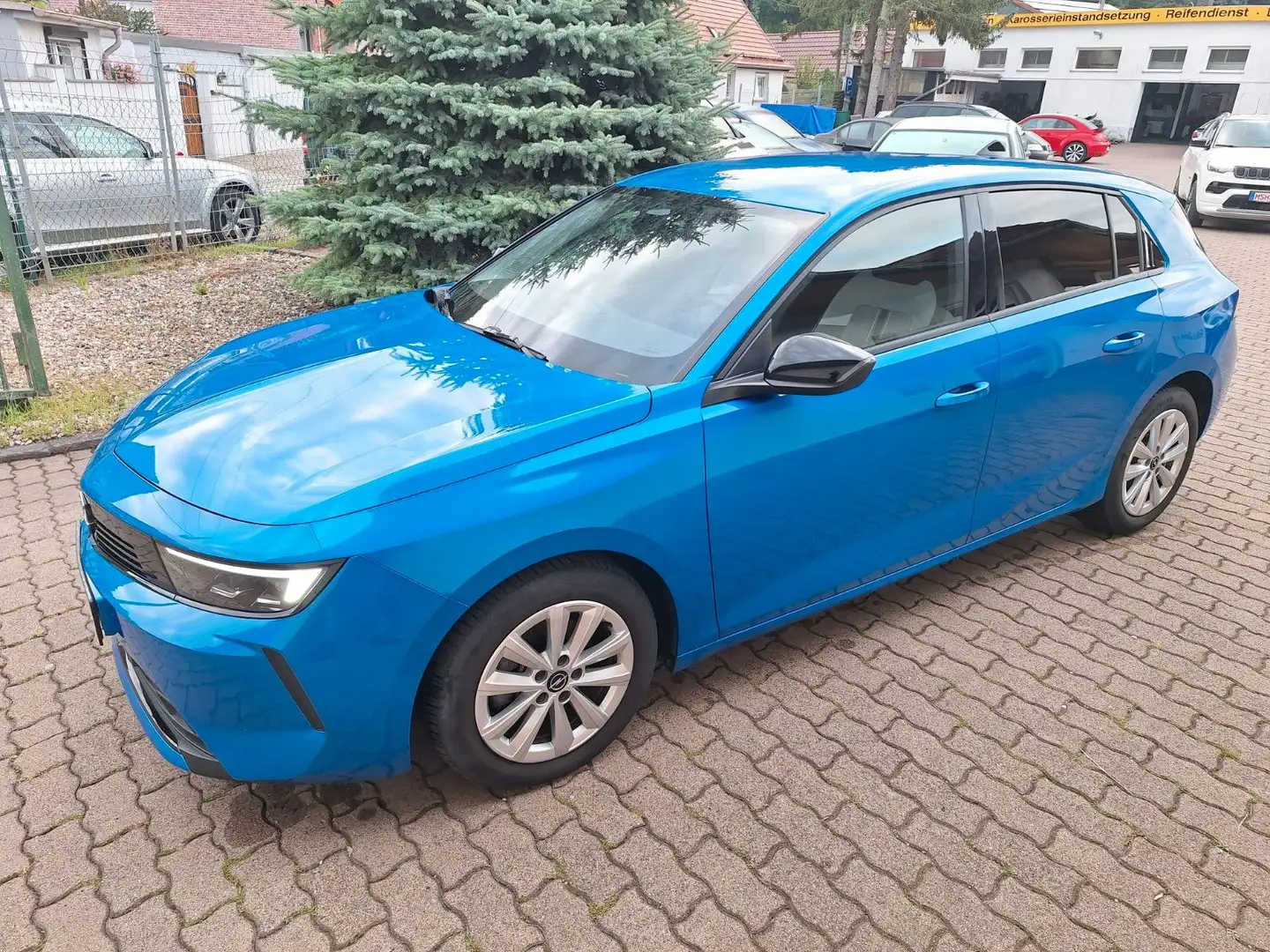 Opel Astra L Lim. 5-trg. Business Elegance Blau - 2