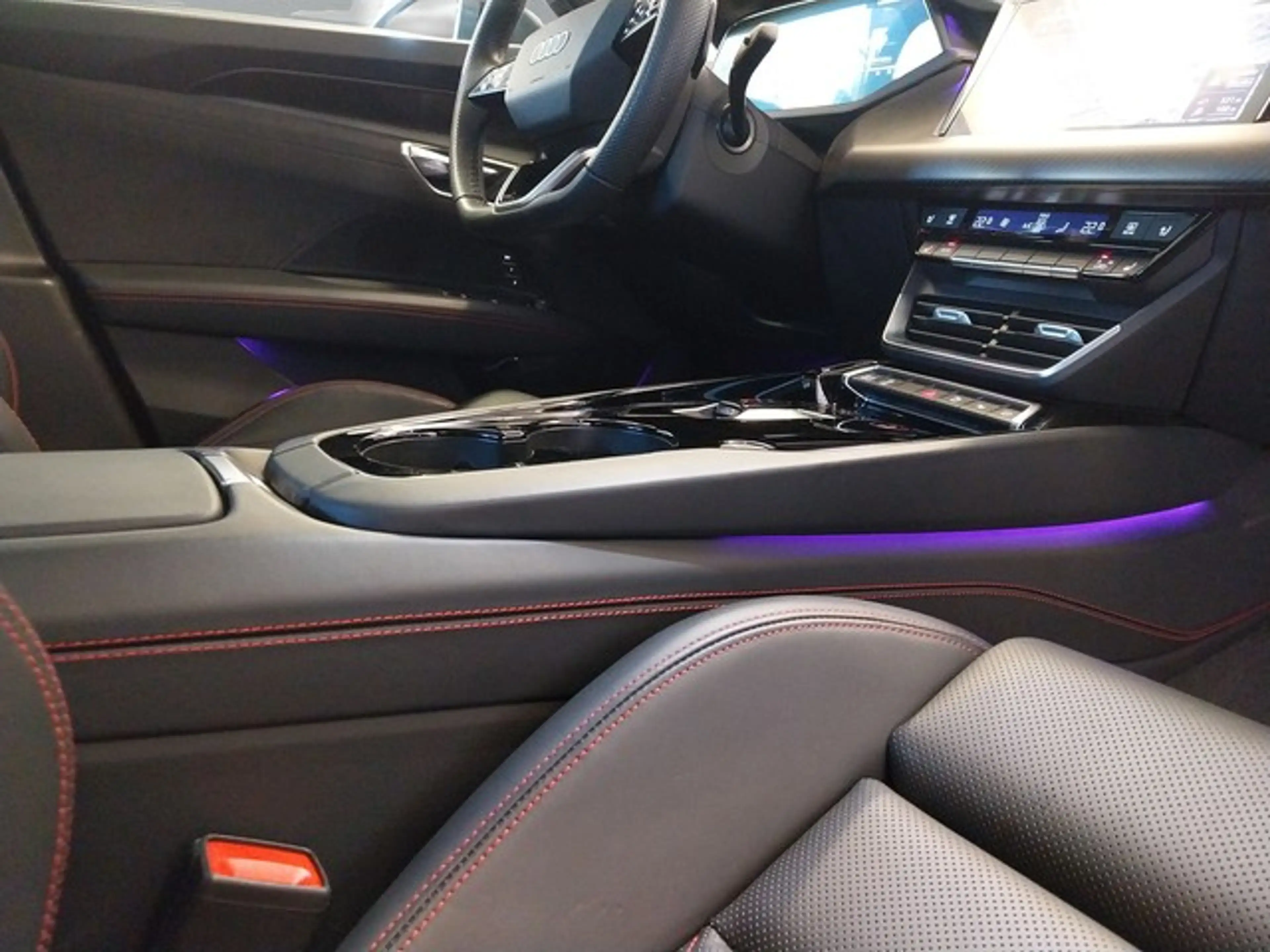 Audi e-tron GT S Laser Pano HeadUp B&O 21" StdHz Allradlenk — photo 11