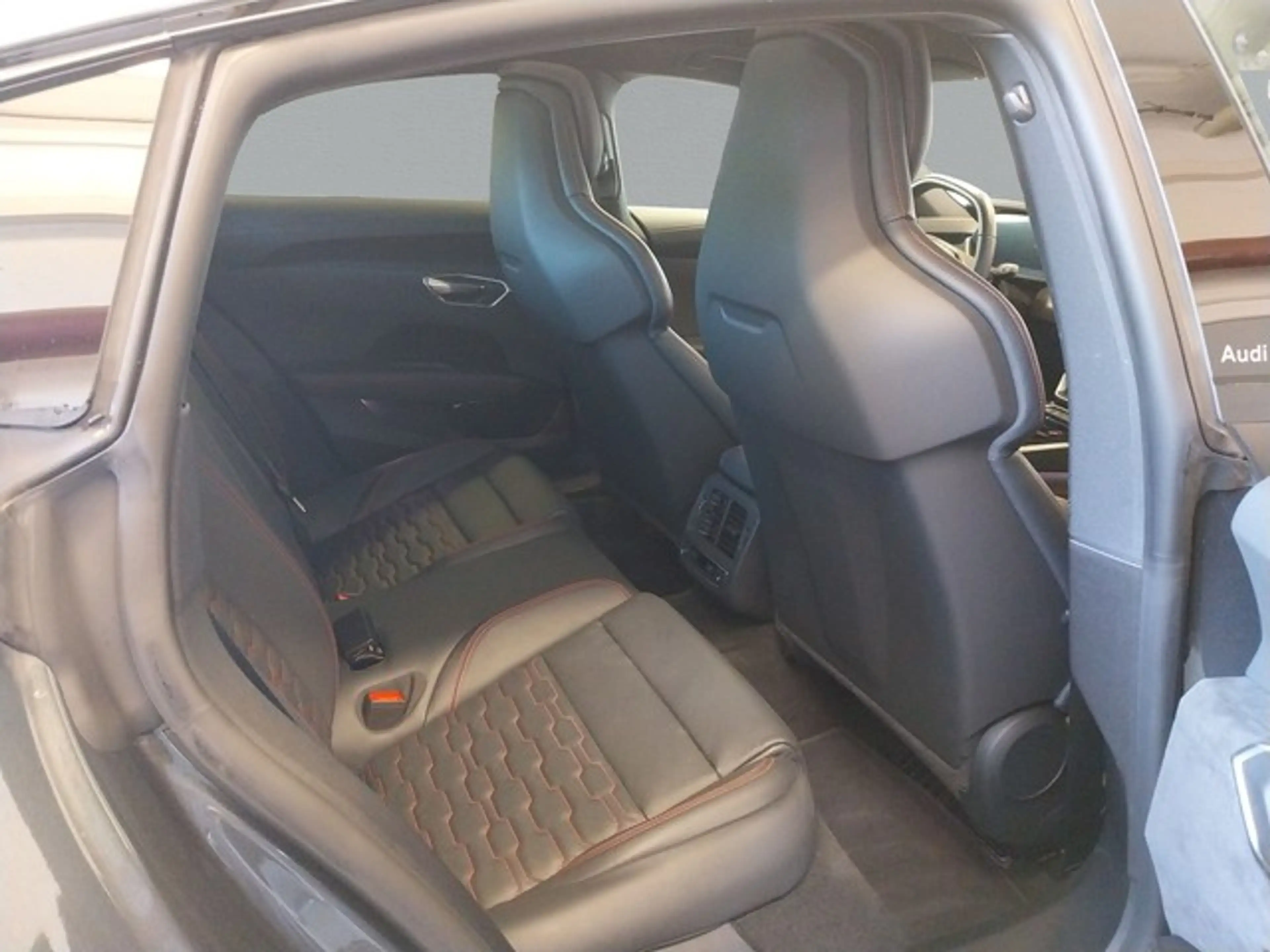 Audi e-tron GT S Laser Pano HeadUp B&O 21" StdHz Allradlenk — photo 8