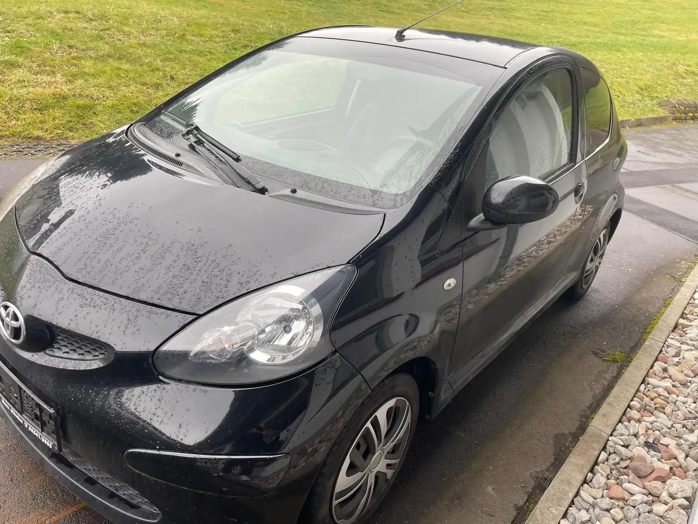 Toyota Avensis Verso Mit TÜV bis 2027. aygo limousine 1,0 l Negru - 1