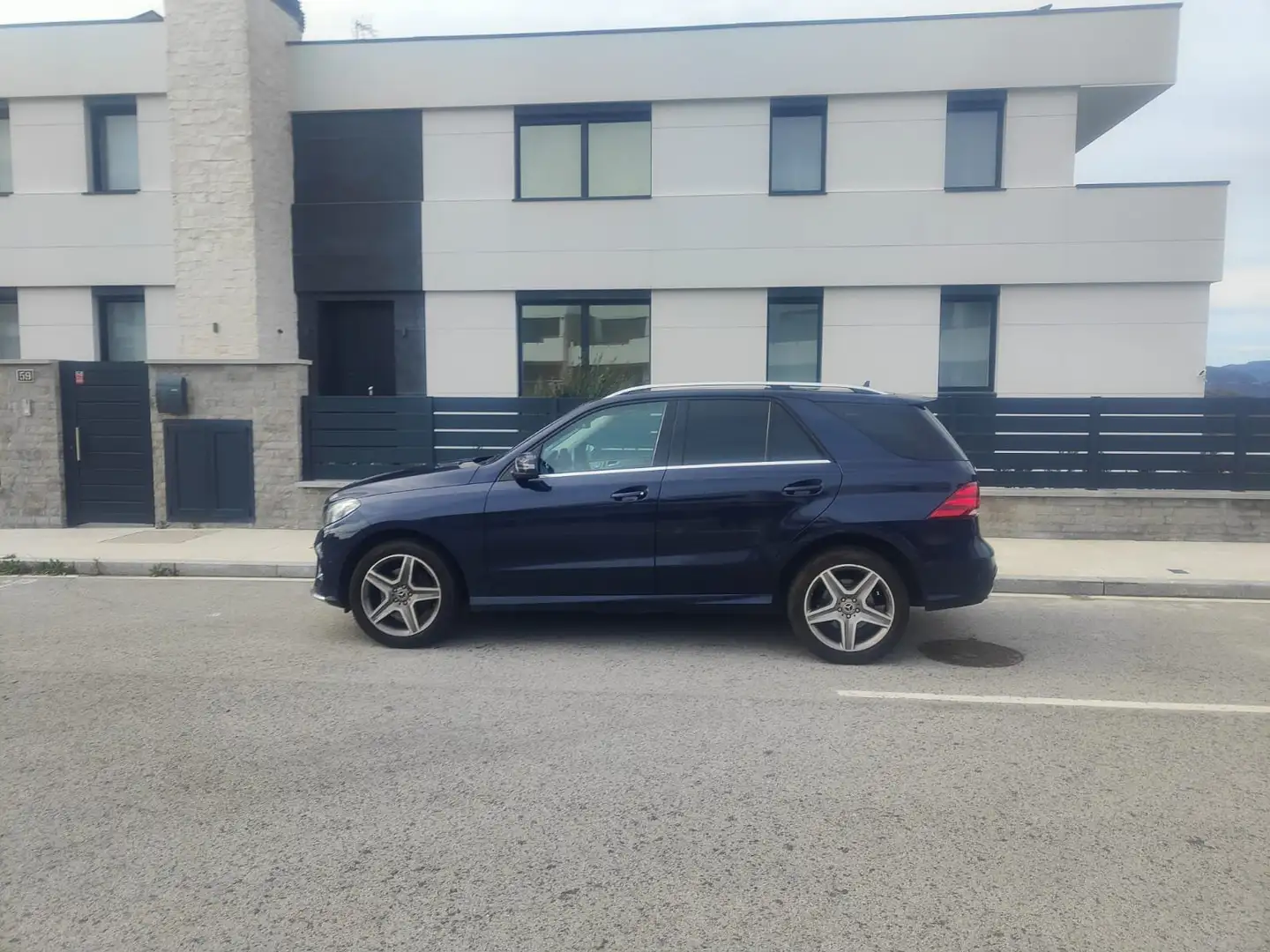 Mercedes-Benz GLE 250 GLE 250d 4Matic Aut. Kék - 1