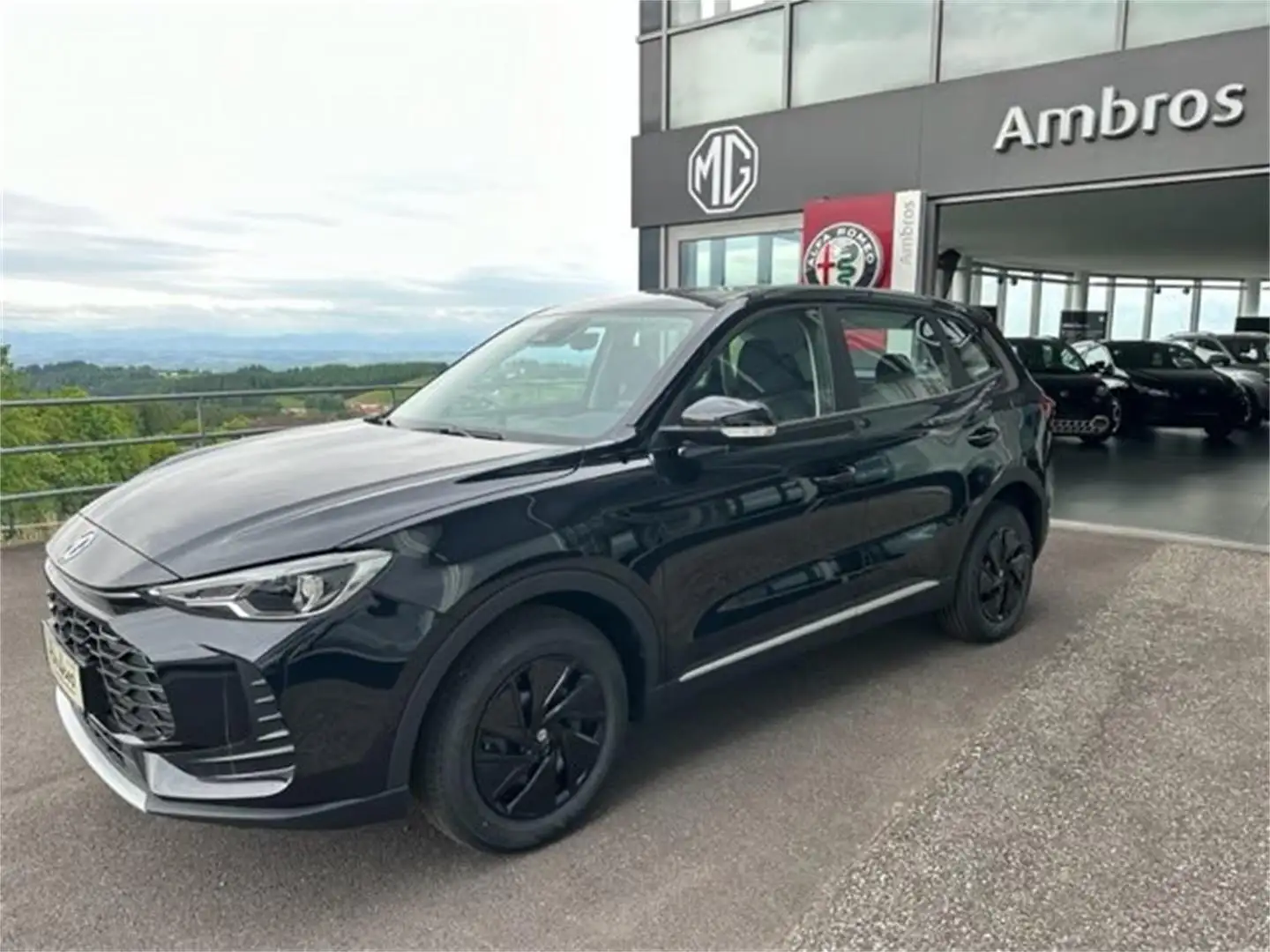 MG ZS + 1,5 MT Standard Schwarz - 1