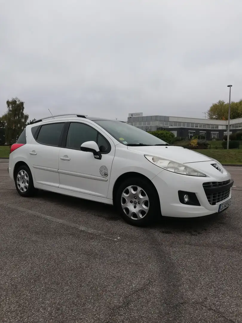 Peugeot 207 1.6 HDi 16V 90 ch (DV6) serie 64 - 2