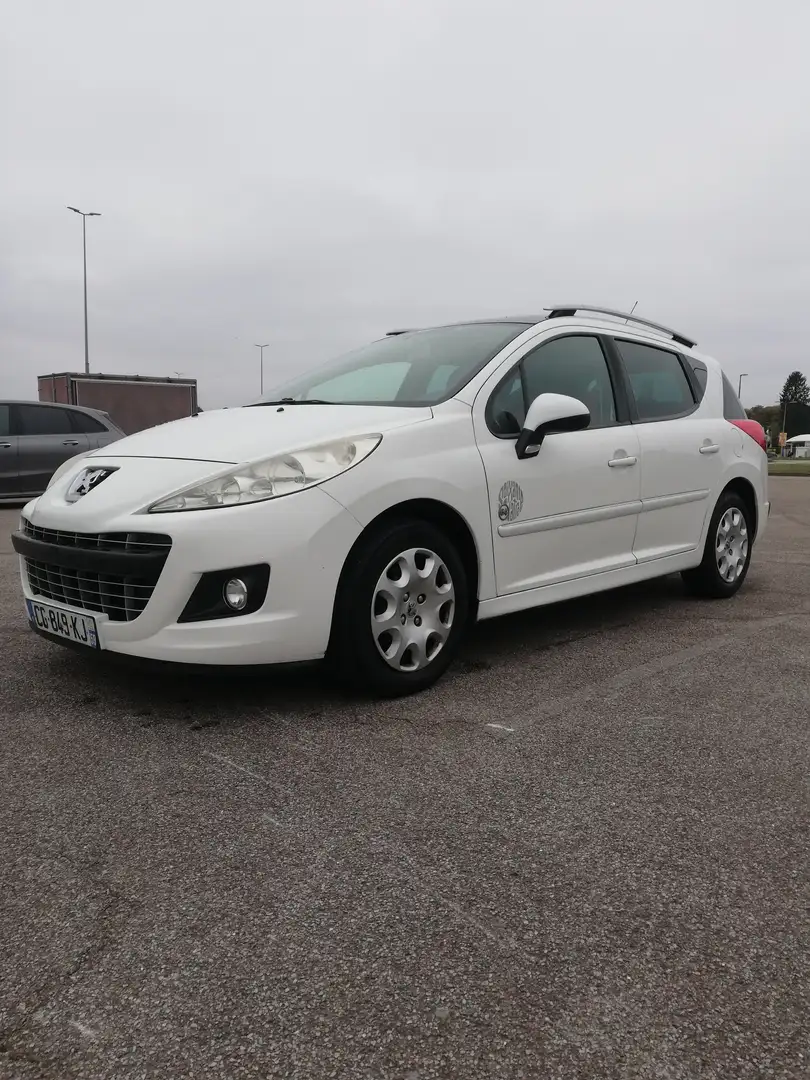 Peugeot 207 1.6 HDi 16V 90 ch (DV6) serie 64 - 1