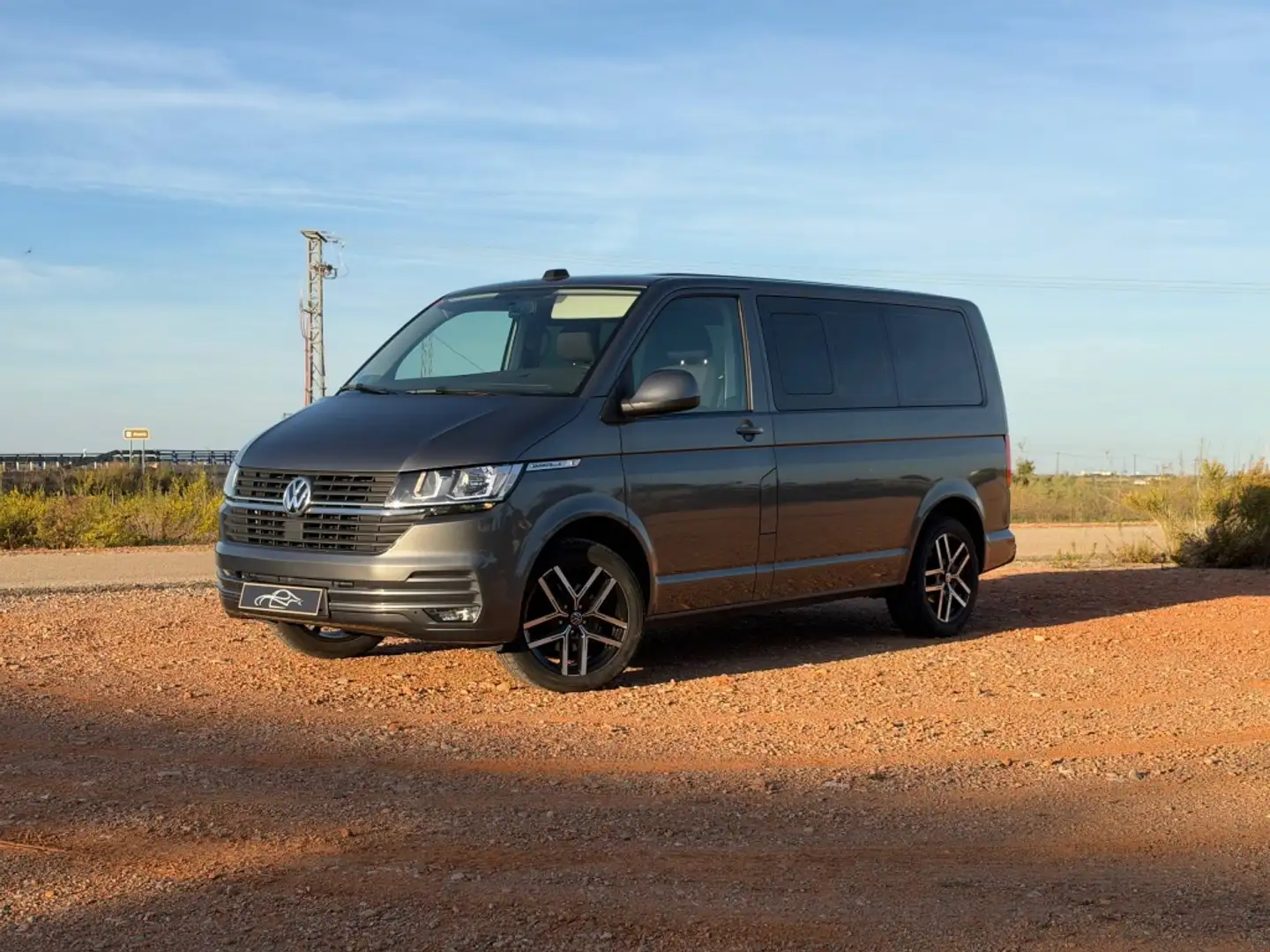 Volkswagen Caravelle Comercial 2.0TDI BMT Origin Batalla Cort Gris - 2