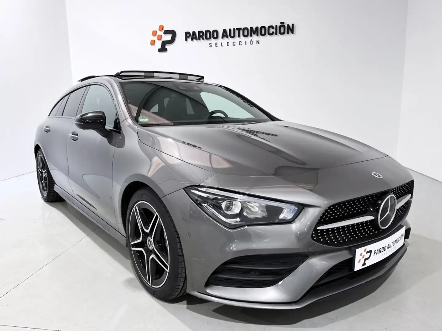 Mercedes-Benz CLA 220 Shooting Brake 220d 8G-DCT (4.75) Gris - 1