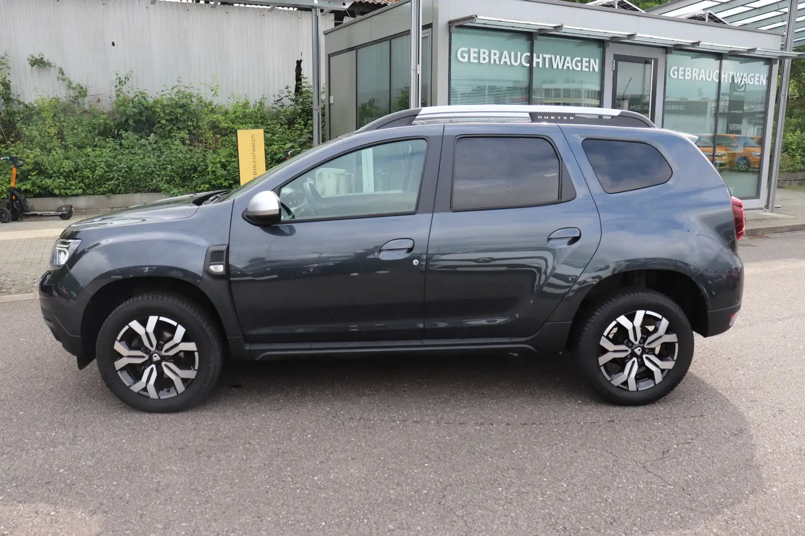 Dacia Duster II Prestige+, 360° Kamera, uvm. Grijs - 2