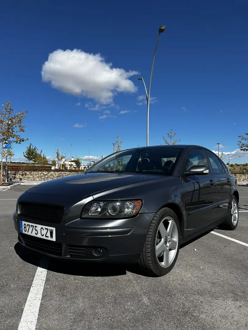 Volvo S40 2.5 T5 Momentum - 1