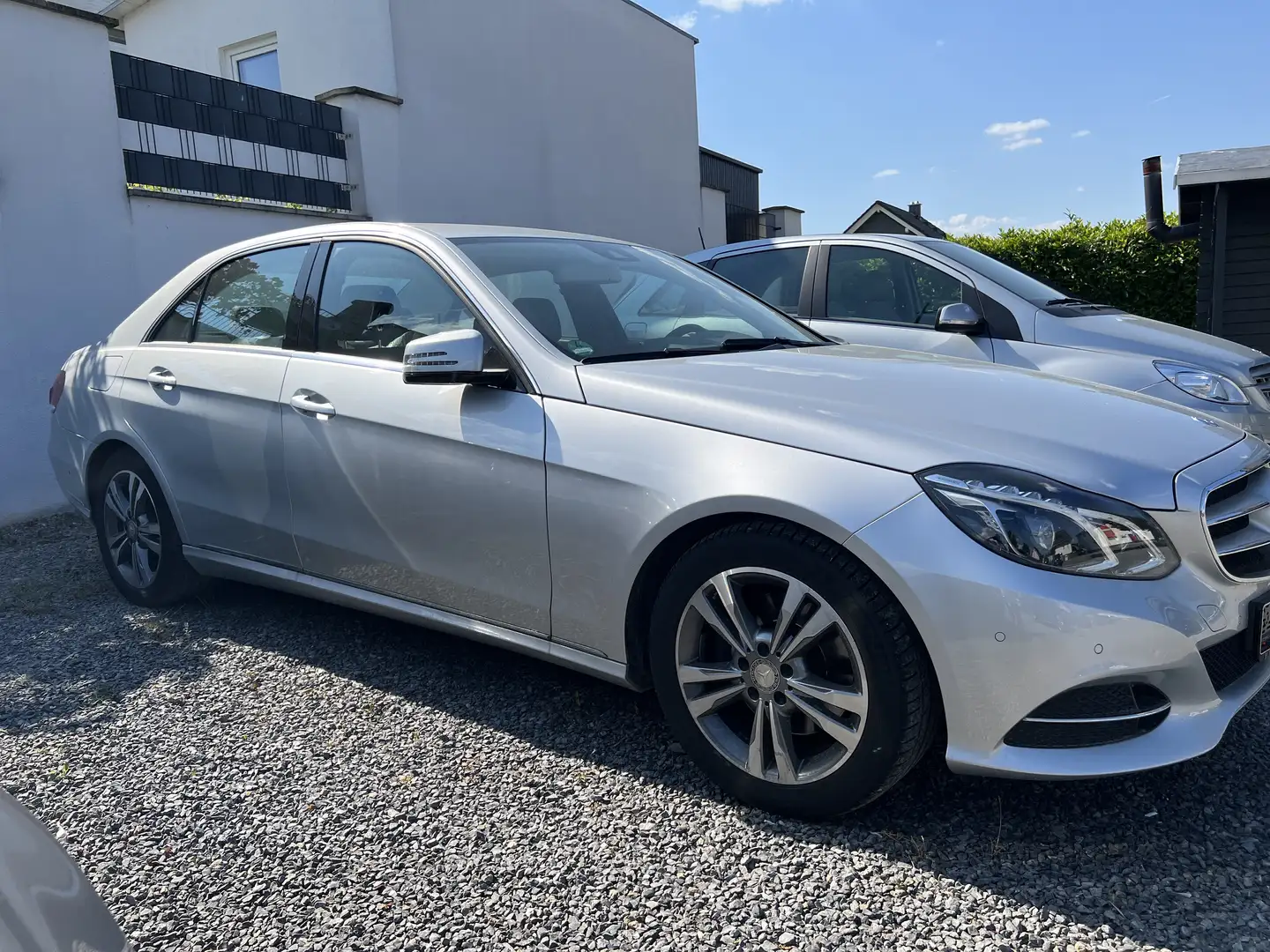 Mercedes-Benz E 250 E 250 CGI BlueEfficiency (212.036) Grau - 1
