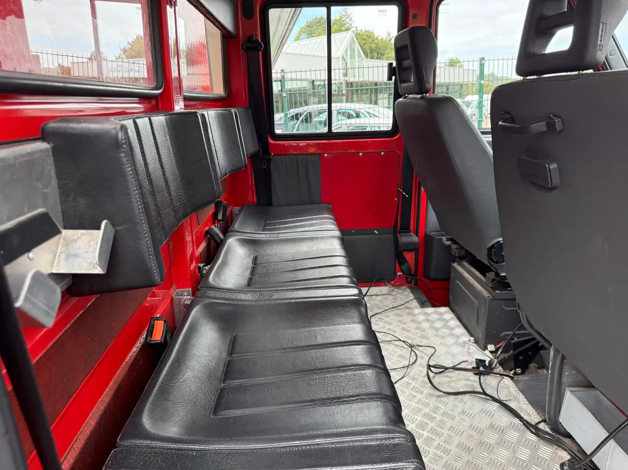 Iveco Daily 49-10 Turbo D Classic Feuerwehr TSF *nur 16.400 km*HU 1/2028*AHK*6 Sitze*, foto 10
