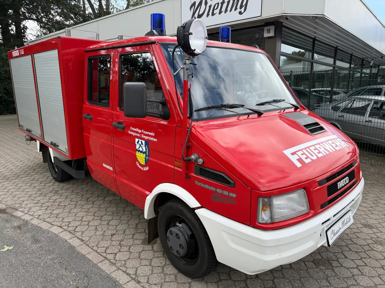 Iveco Daily 49-10 Turbo D Classic Feuerwehr TSF *nur 16.400 km*HU 1/2028*AHK*6 Sitze*, foto 1