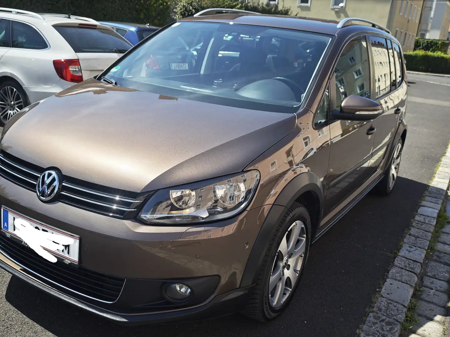 Volkswagen Cross Touran 1.6 TDI DPF Braun - 2