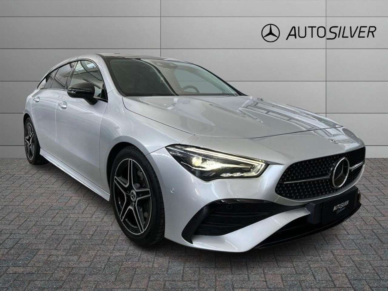 Mercedes-Benz CLA 200 d Automatic Shooting Brake AMG Line Premium