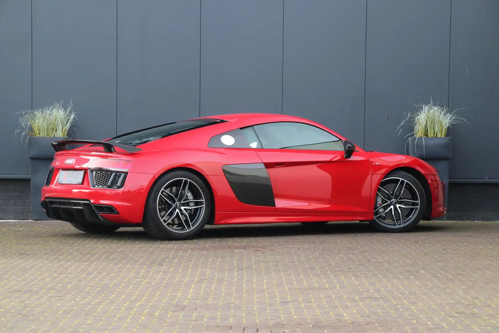 Audi R8 5.2 FSI quattro Plus | Dealer Onderh | B&O | Sport Rood - 2