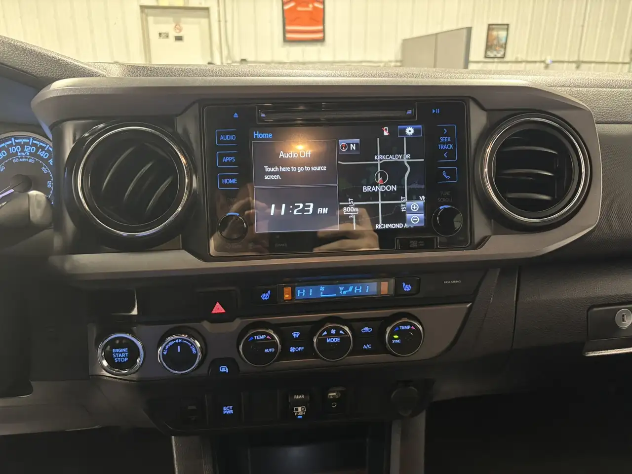 Toyota Tacoma снимка Toyota Tacoma