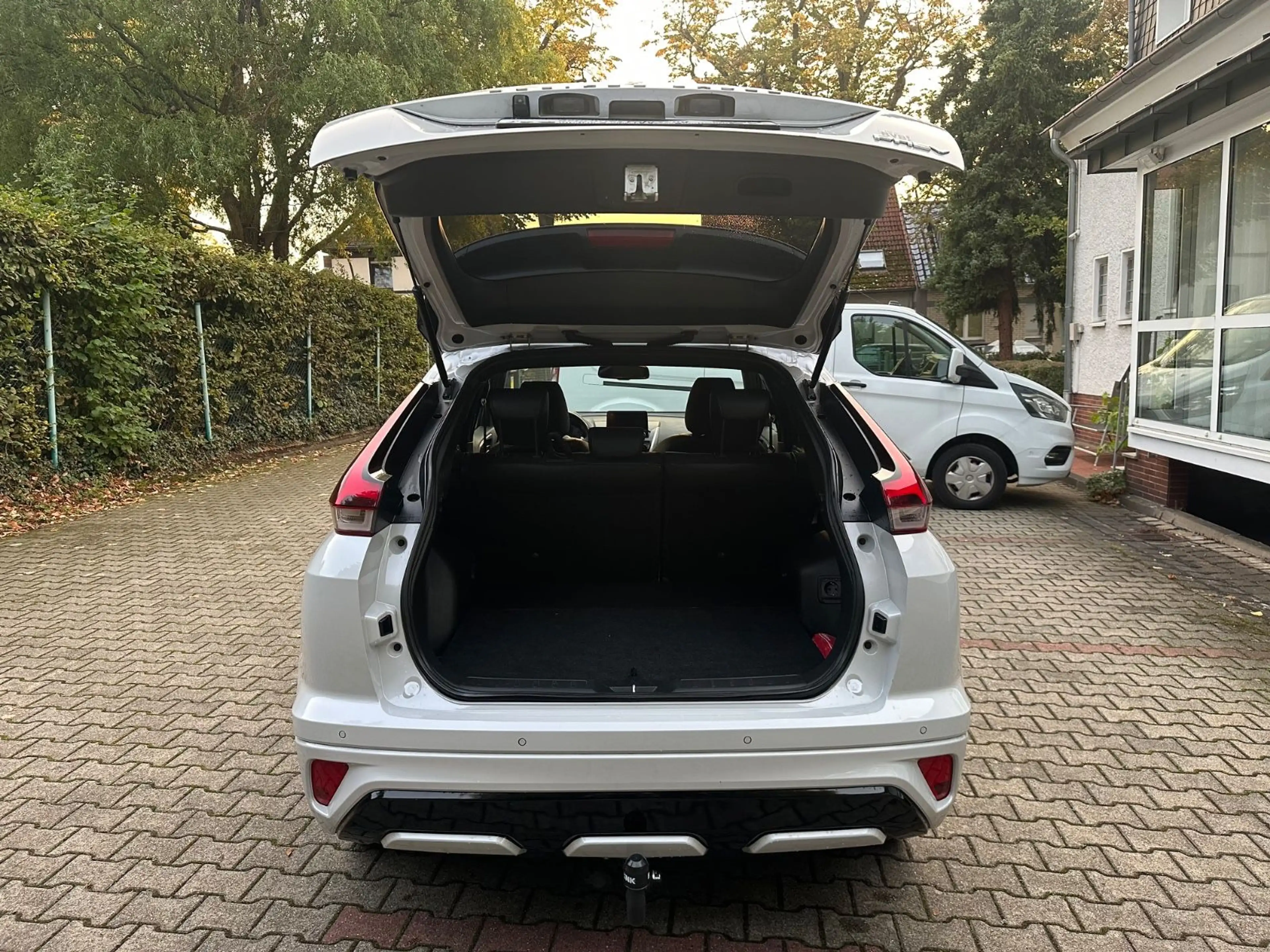 Mitsubishi Eclipse Cross /Plus Select Black Hybrid 4WD — photo 12