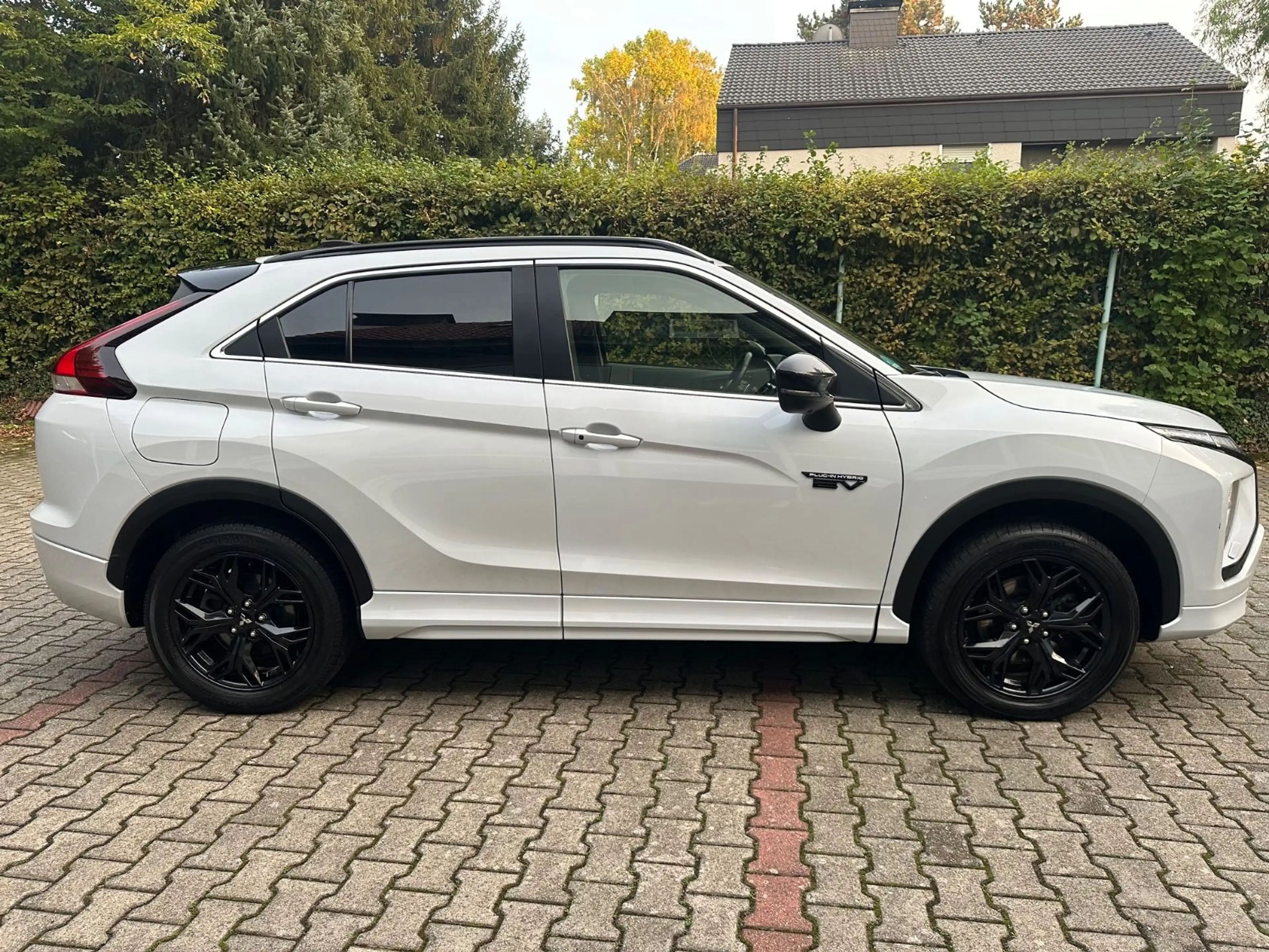 Mitsubishi Eclipse Cross /Plus Select Black Hybrid 4WD — photo 9