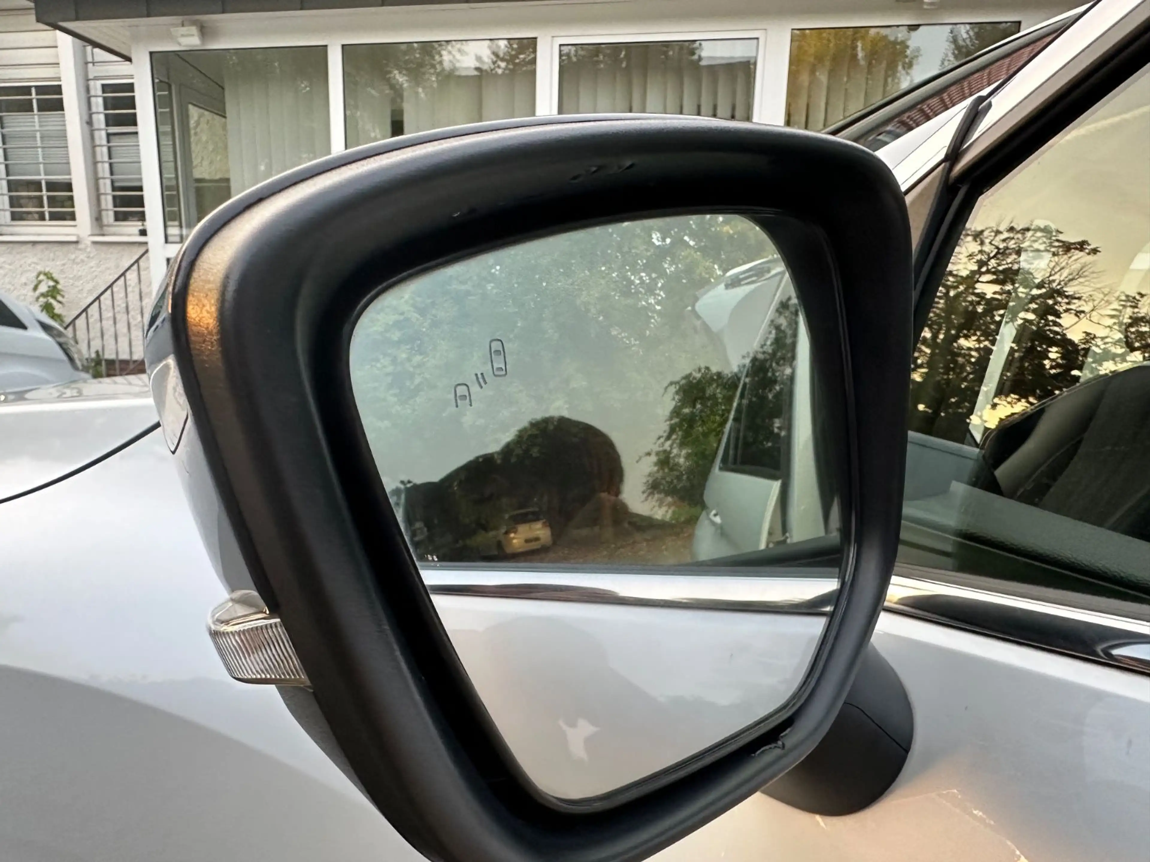 Mitsubishi Eclipse Cross /Plus Select Black Hybrid 4WD — photo 14