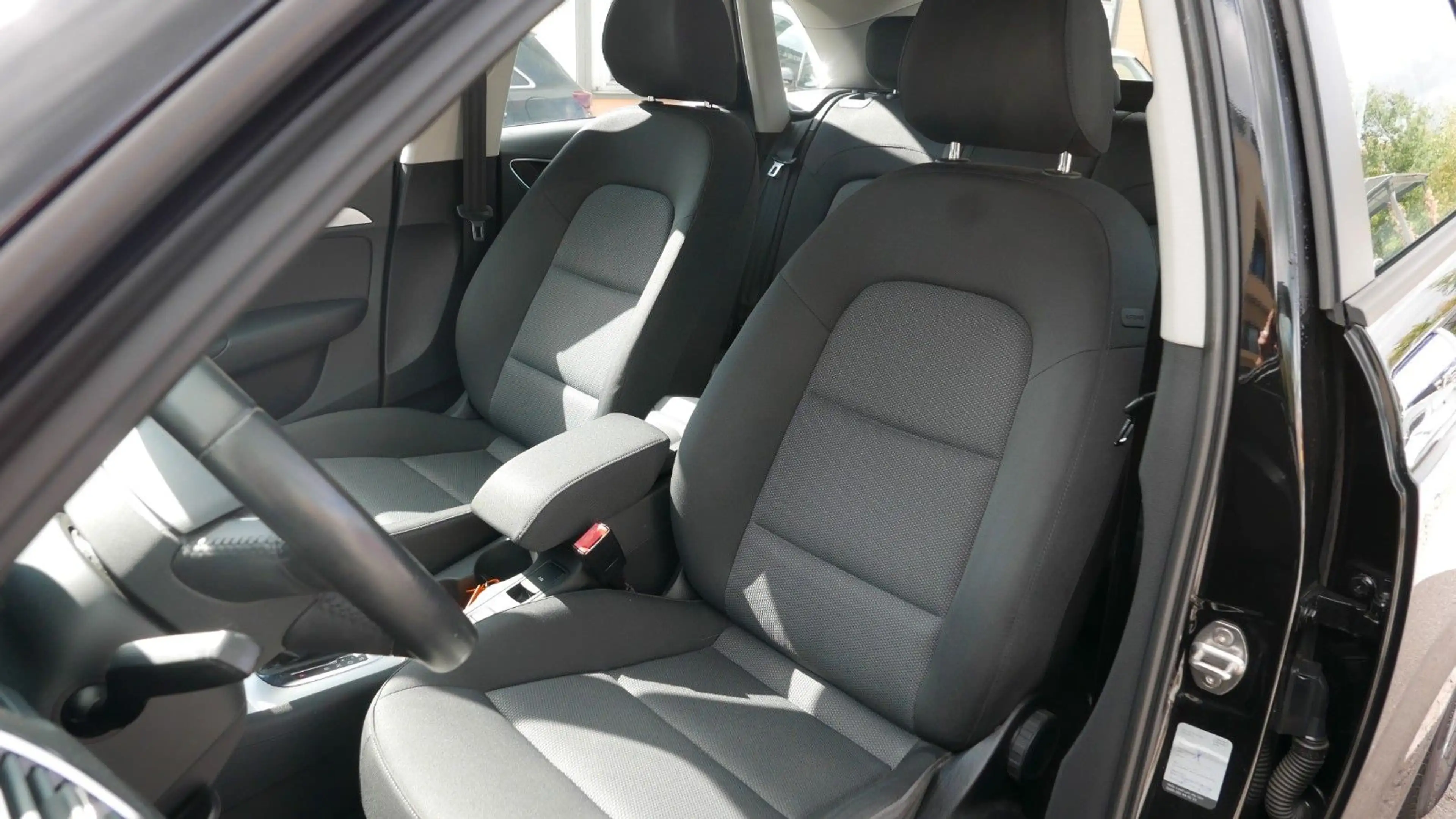 Audi Q3 2.0 TDI quattro/AUTOMATIK/XENON/NAVI — photo 14