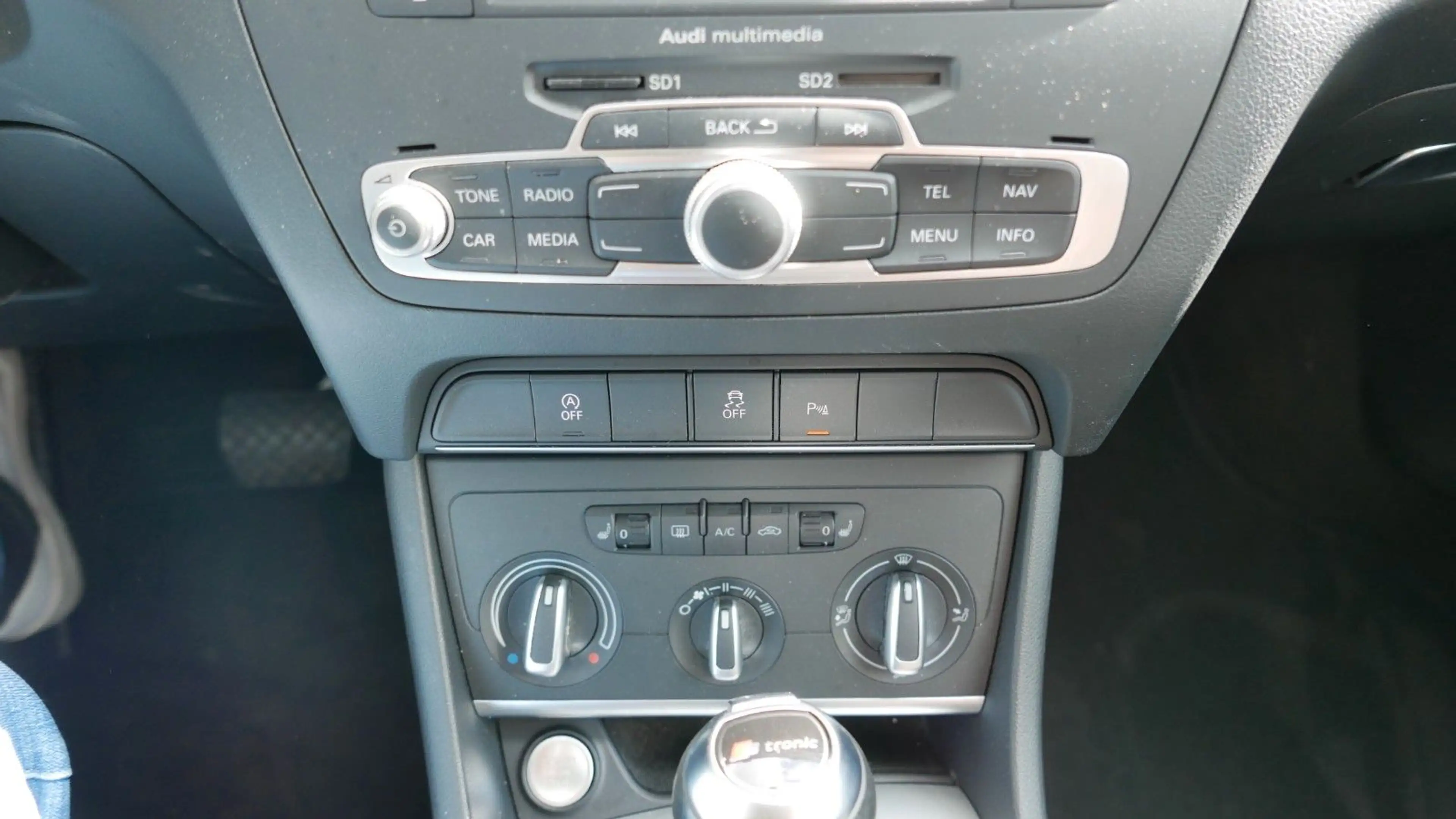 Audi Q3 2.0 TDI quattro/AUTOMATIK/XENON/NAVI — photo 23
