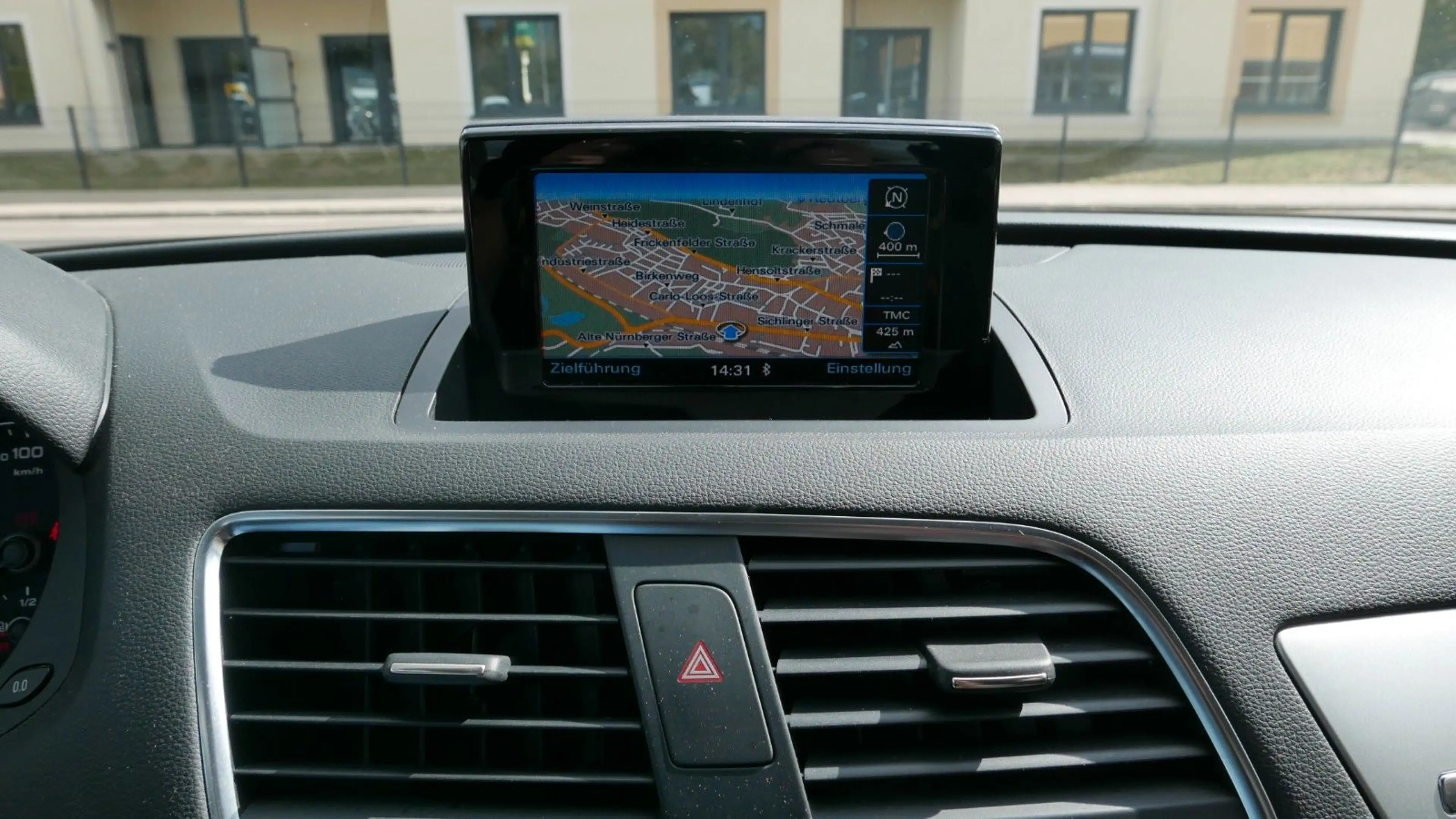 Audi Q3 2.0 TDI quattro/AUTOMATIK/XENON/NAVI — photo 24