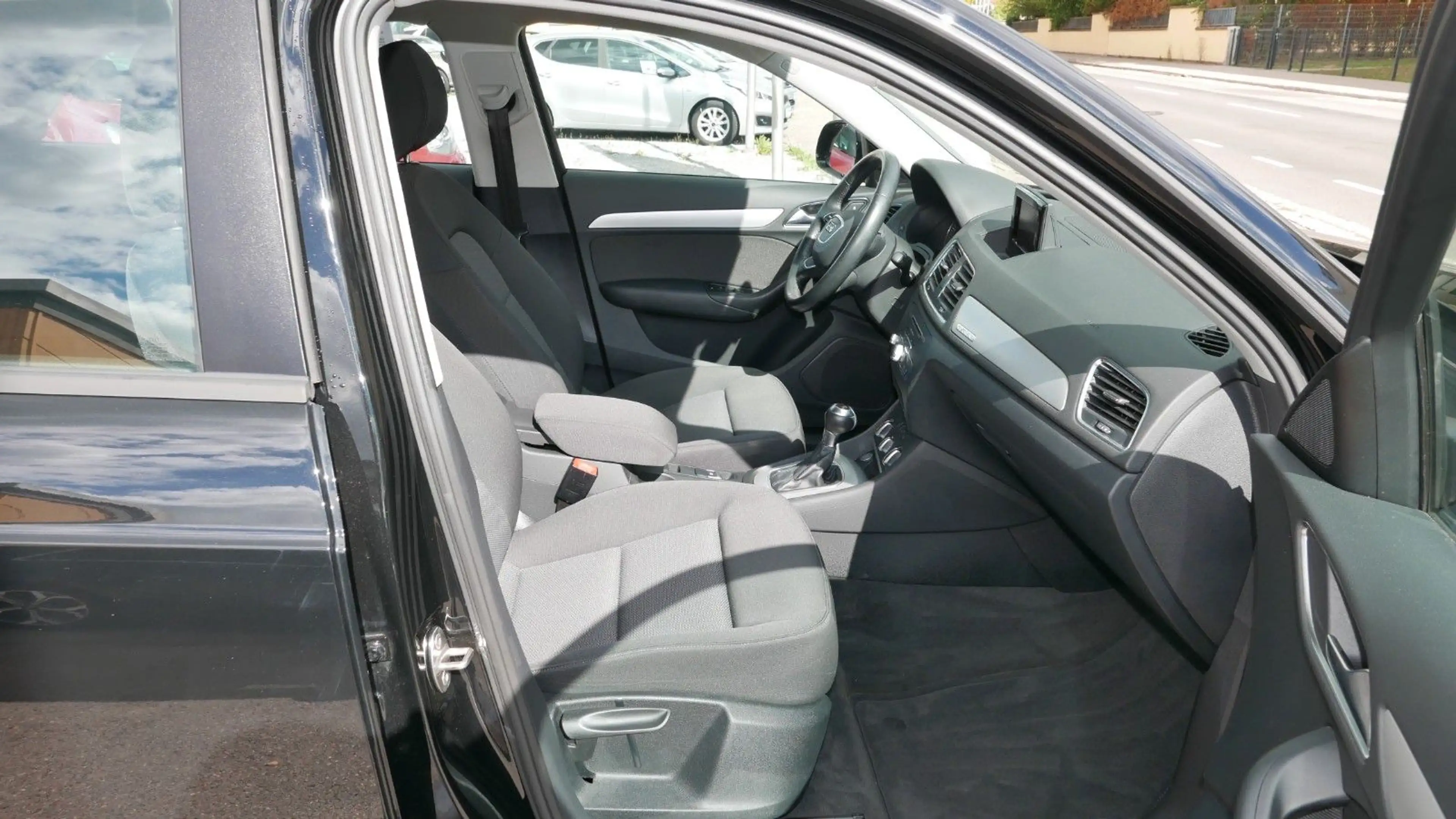 Audi Q3 2.0 TDI quattro/AUTOMATIK/XENON/NAVI — photo 19