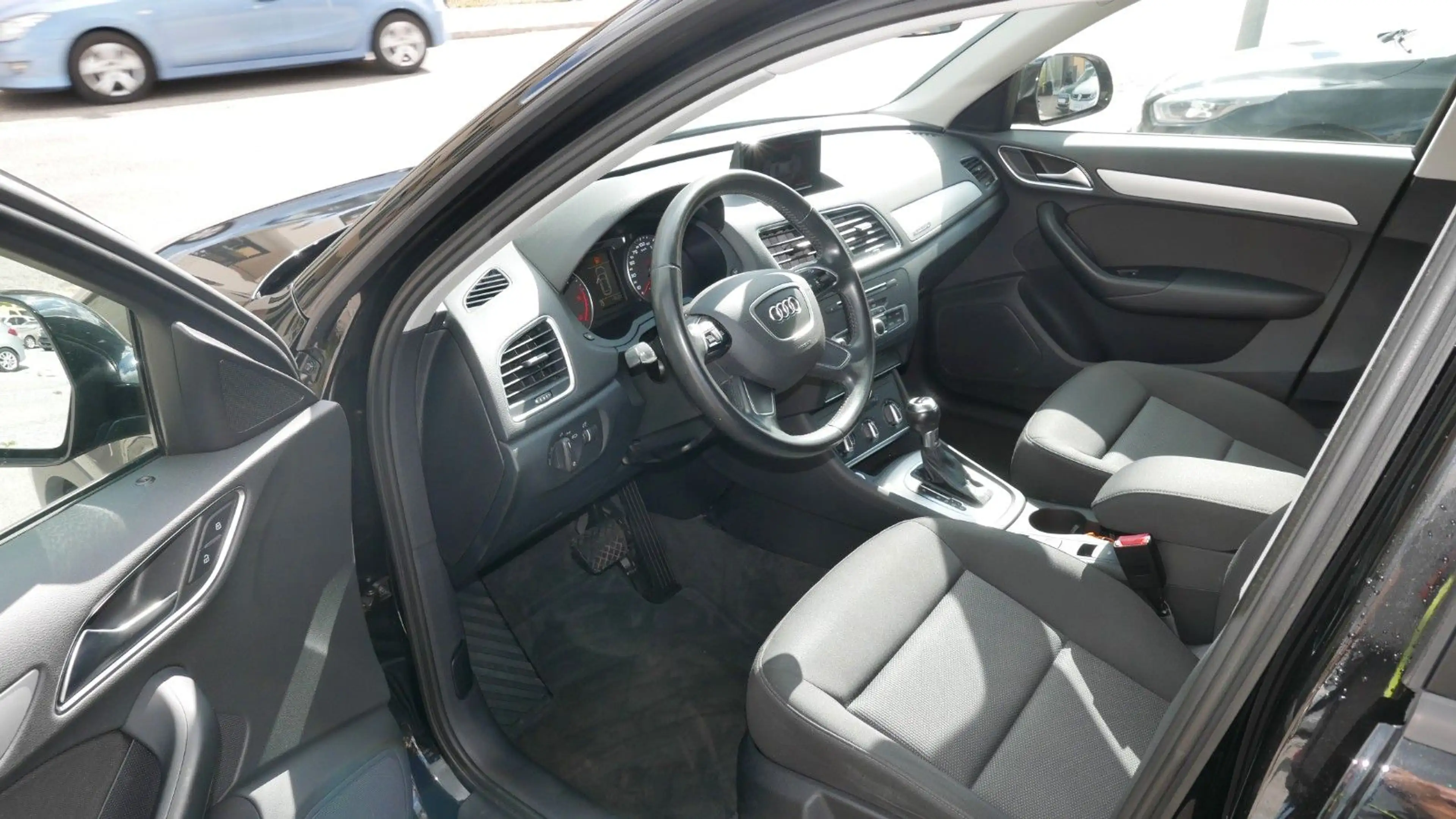 Audi Q3 2.0 TDI quattro/AUTOMATIK/XENON/NAVI — photo 13
