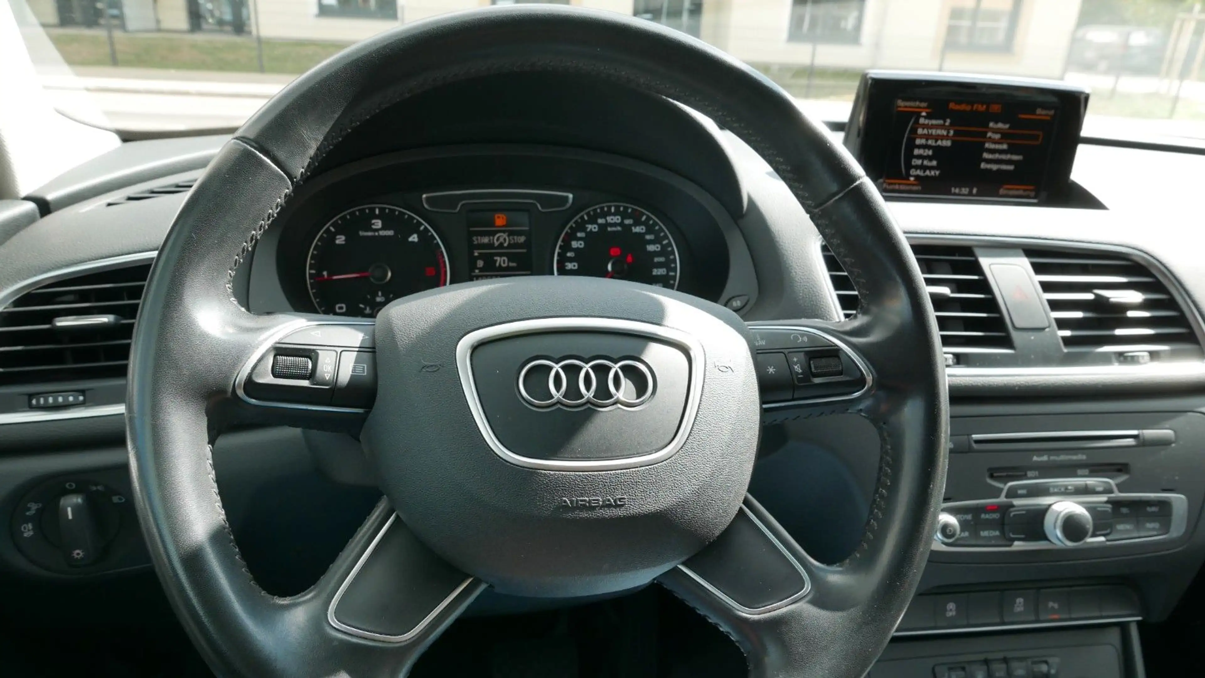 Audi Q3 2.0 TDI quattro/AUTOMATIK/XENON/NAVI — photo 25