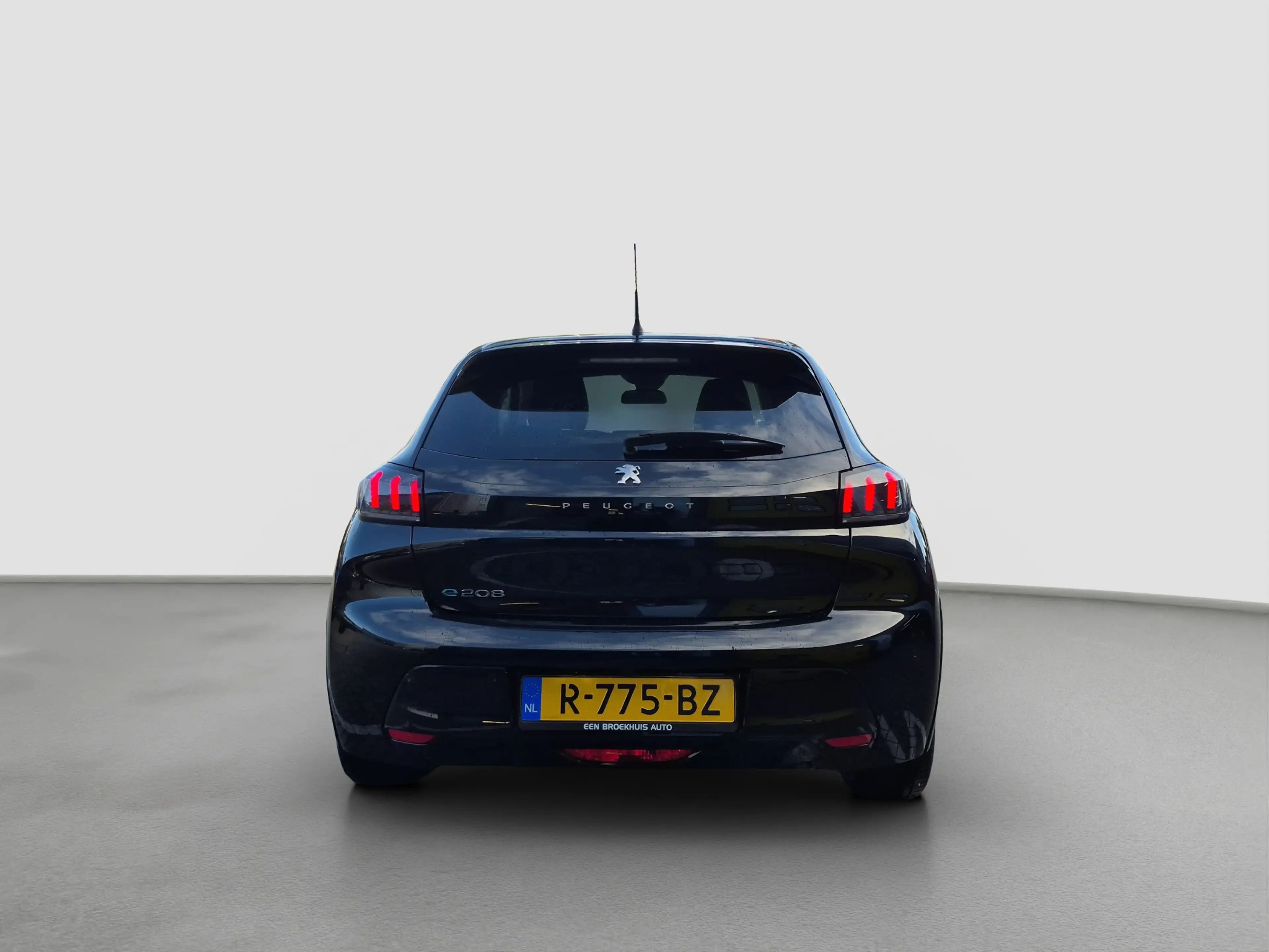Peugeot e-208 EV Allure Pack 50 kWh 91,2% SOH | 3 Fase | Camera — photo 6