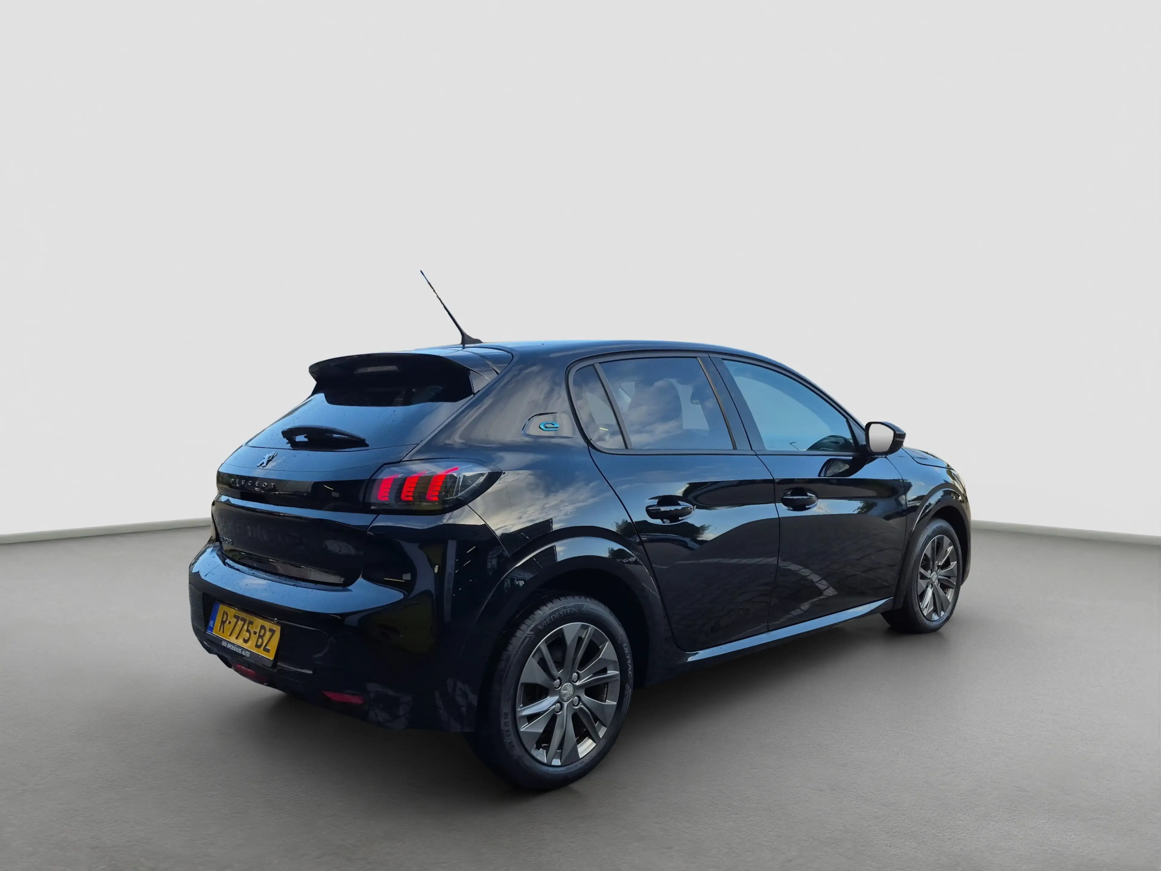 Peugeot e-208 EV Allure Pack 50 kWh 91,2% SOH | 3 Fase | Camera — photo 3