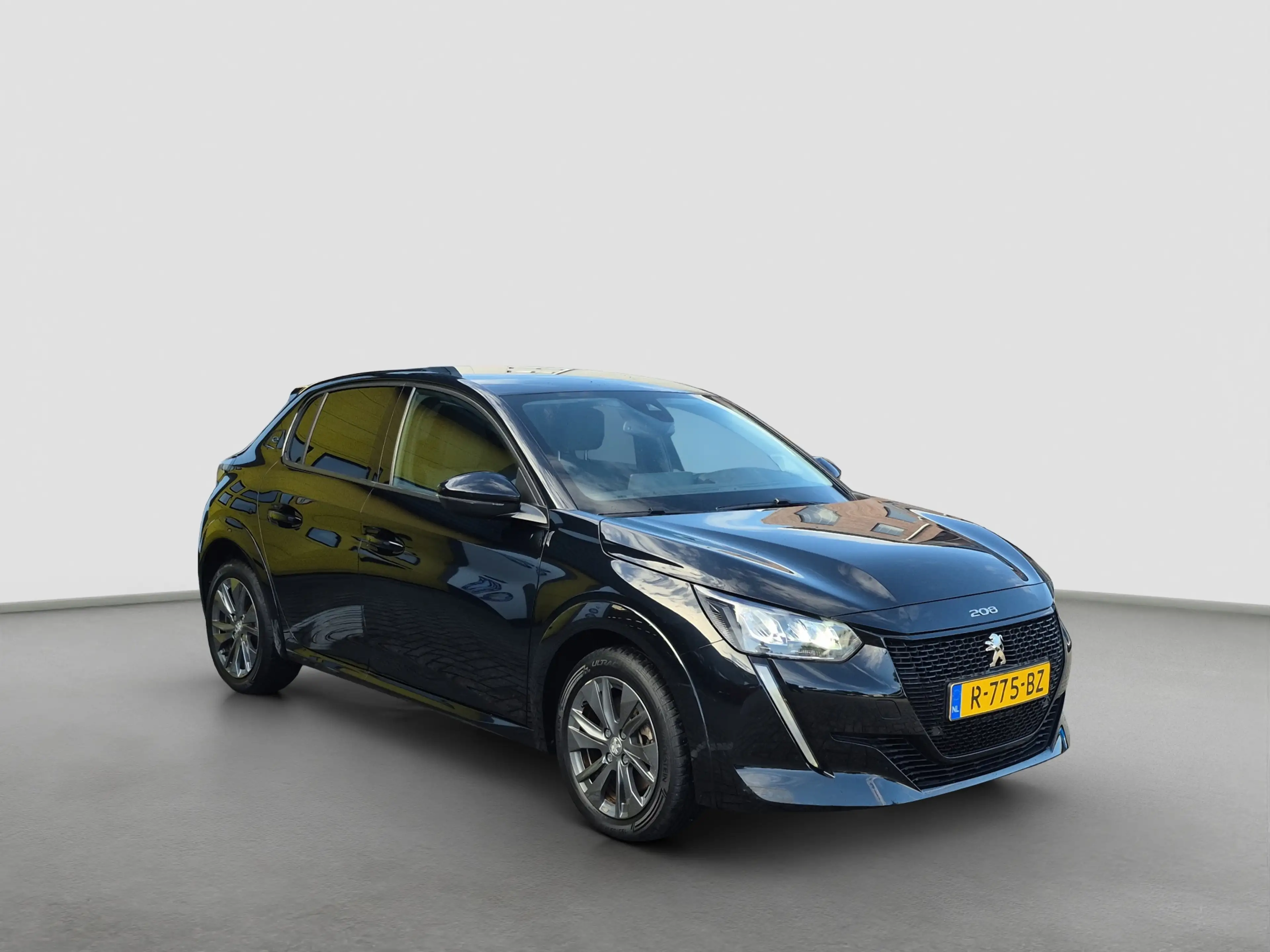 Peugeot e-208 EV Allure Pack 50 kWh 91,2% SOH | 3 Fase | Camera — photo 4