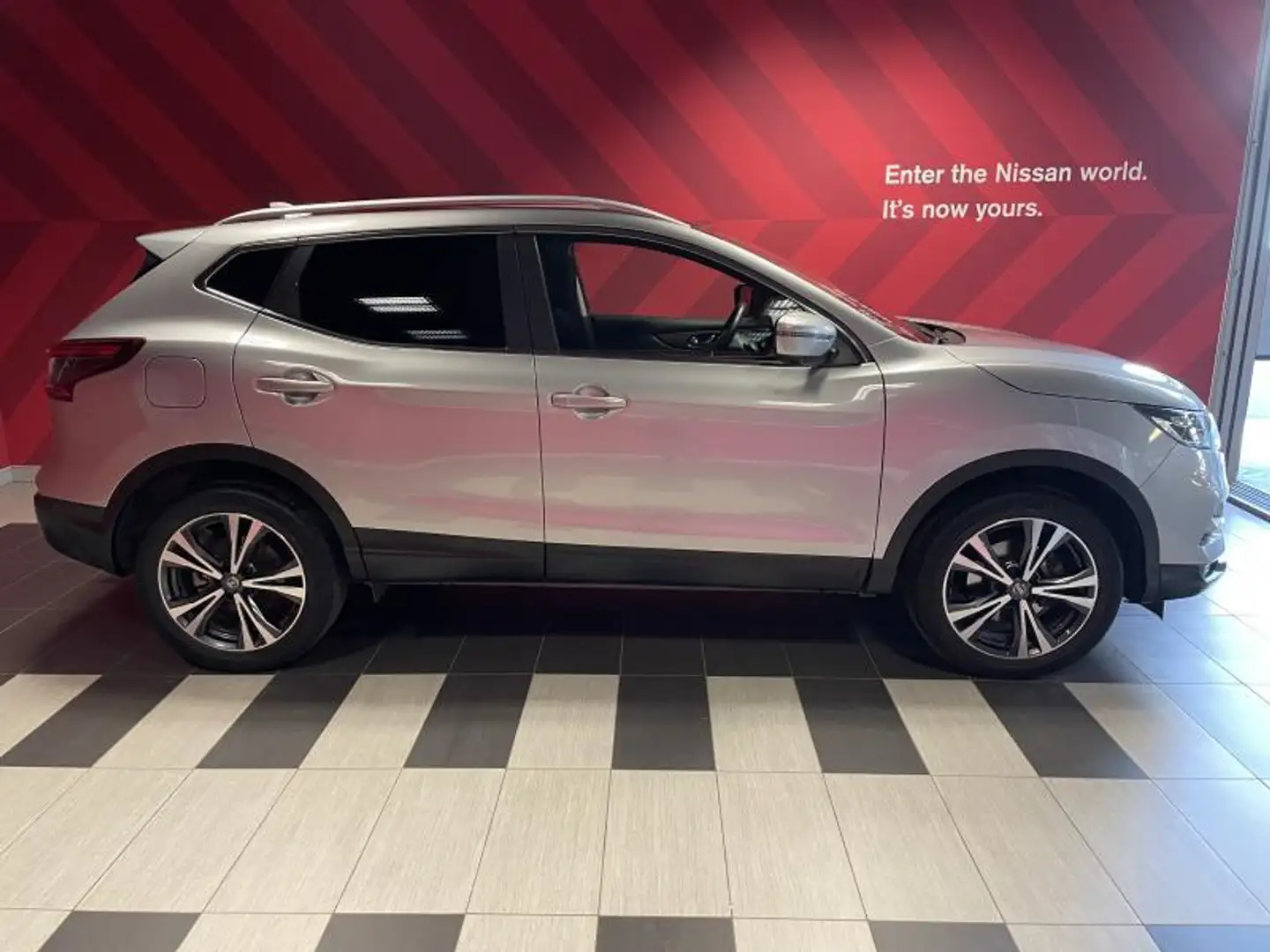 Nissan Qashqai N-Connecta + Design Pack Zilver - 2