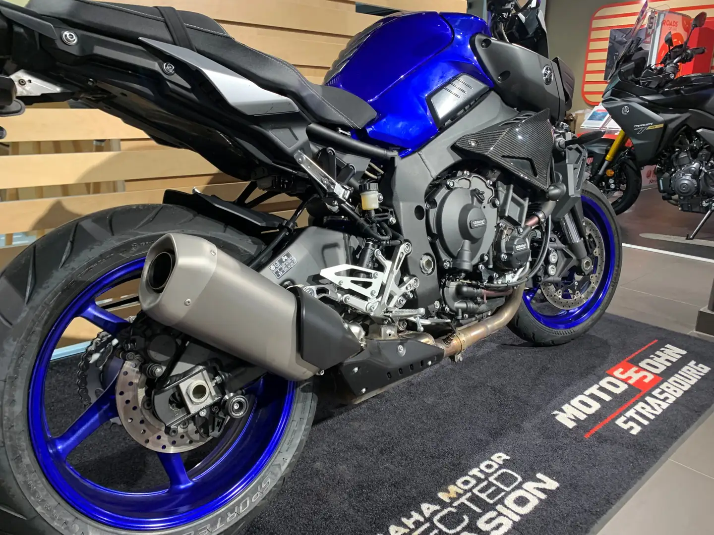 Yamaha MT-10 Bleu - 2