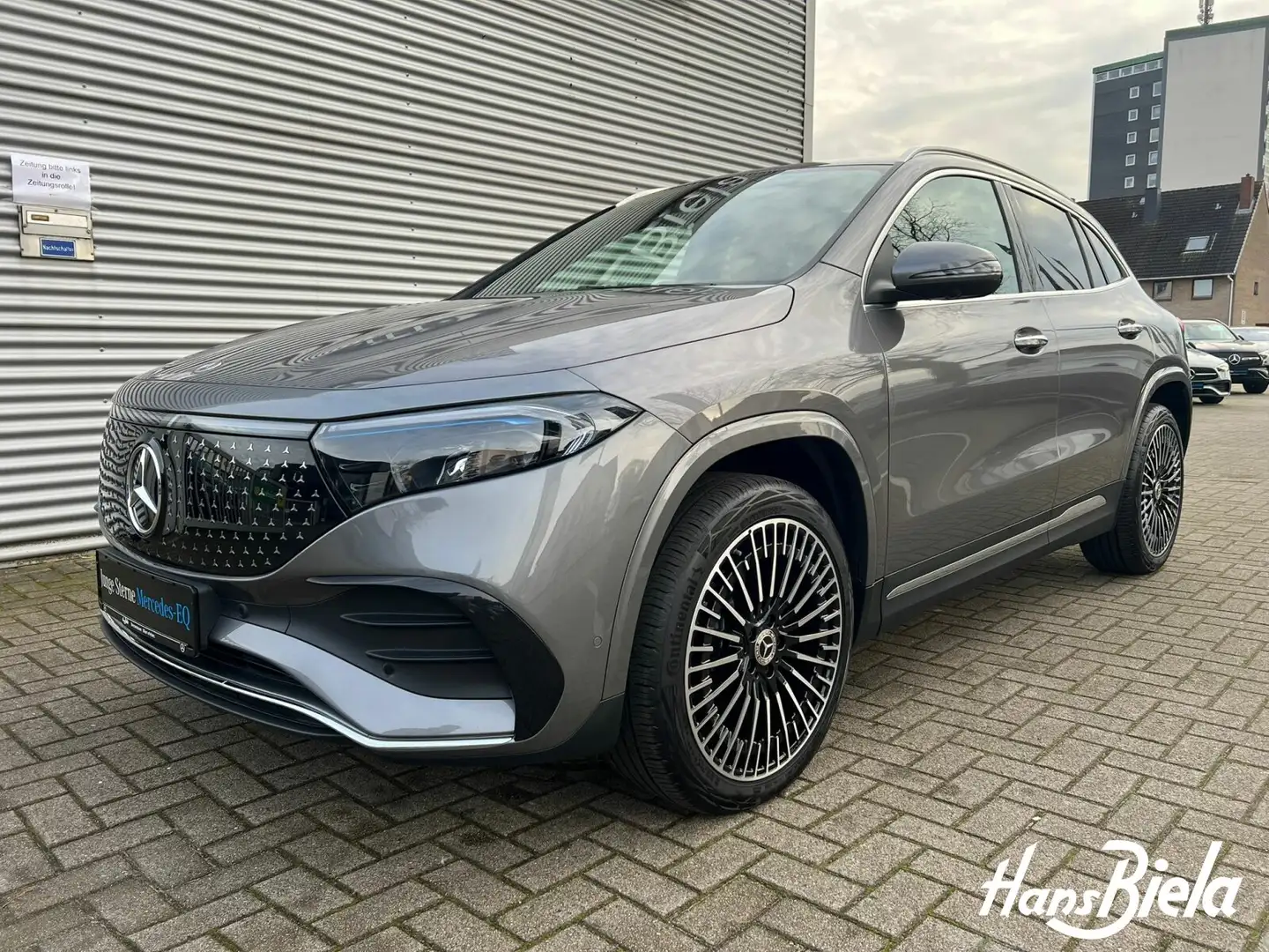 Mercedes-Benz EQA 300 EQA 300 4M AMG Prem/20"/Pano/Dis/Bur/HUD/Mem/360 Grau - 2