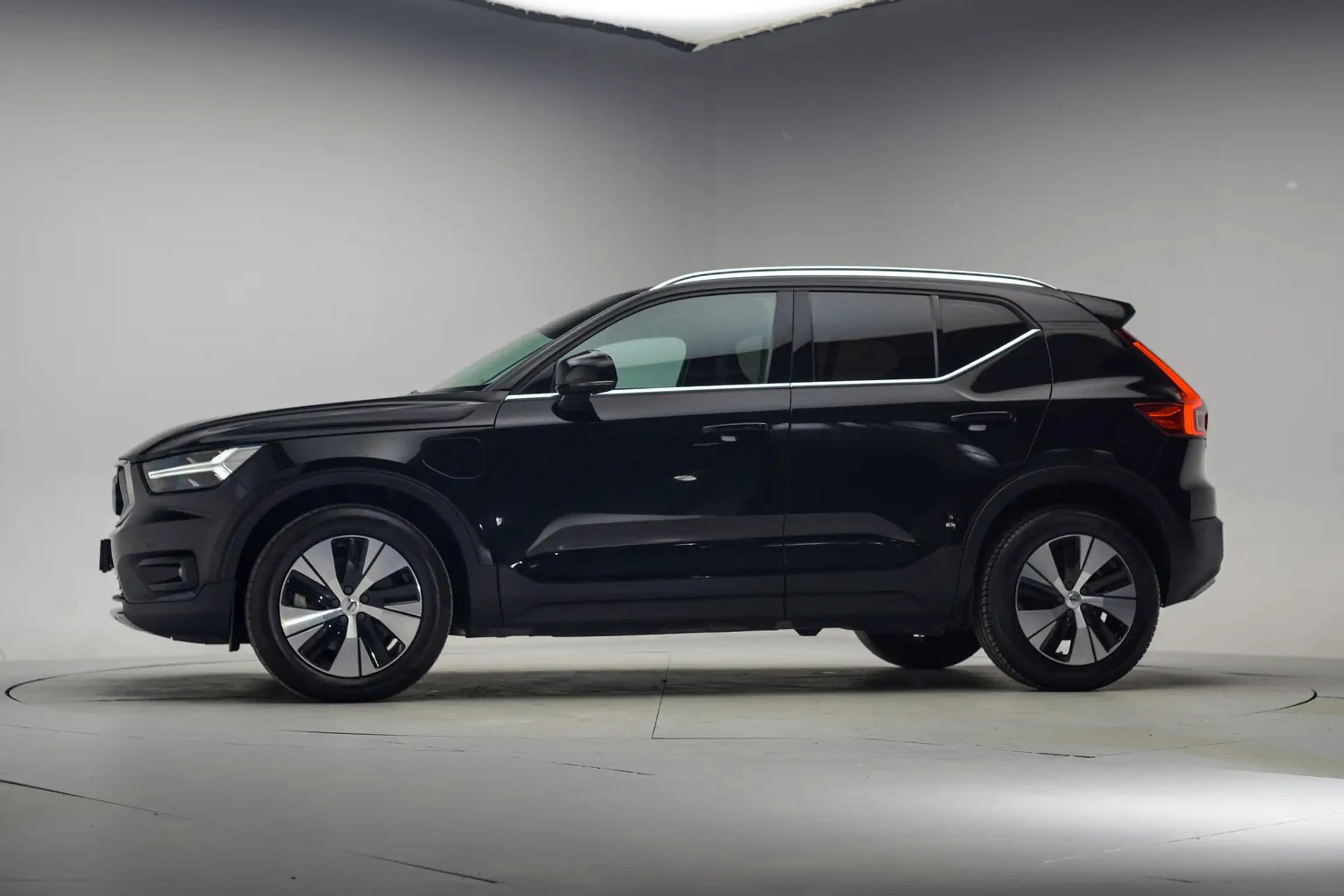 Volvo XC40 1.5 T5 Plug-in hybrid Plus Bright Aut. [ Adapt.cru — photo 2