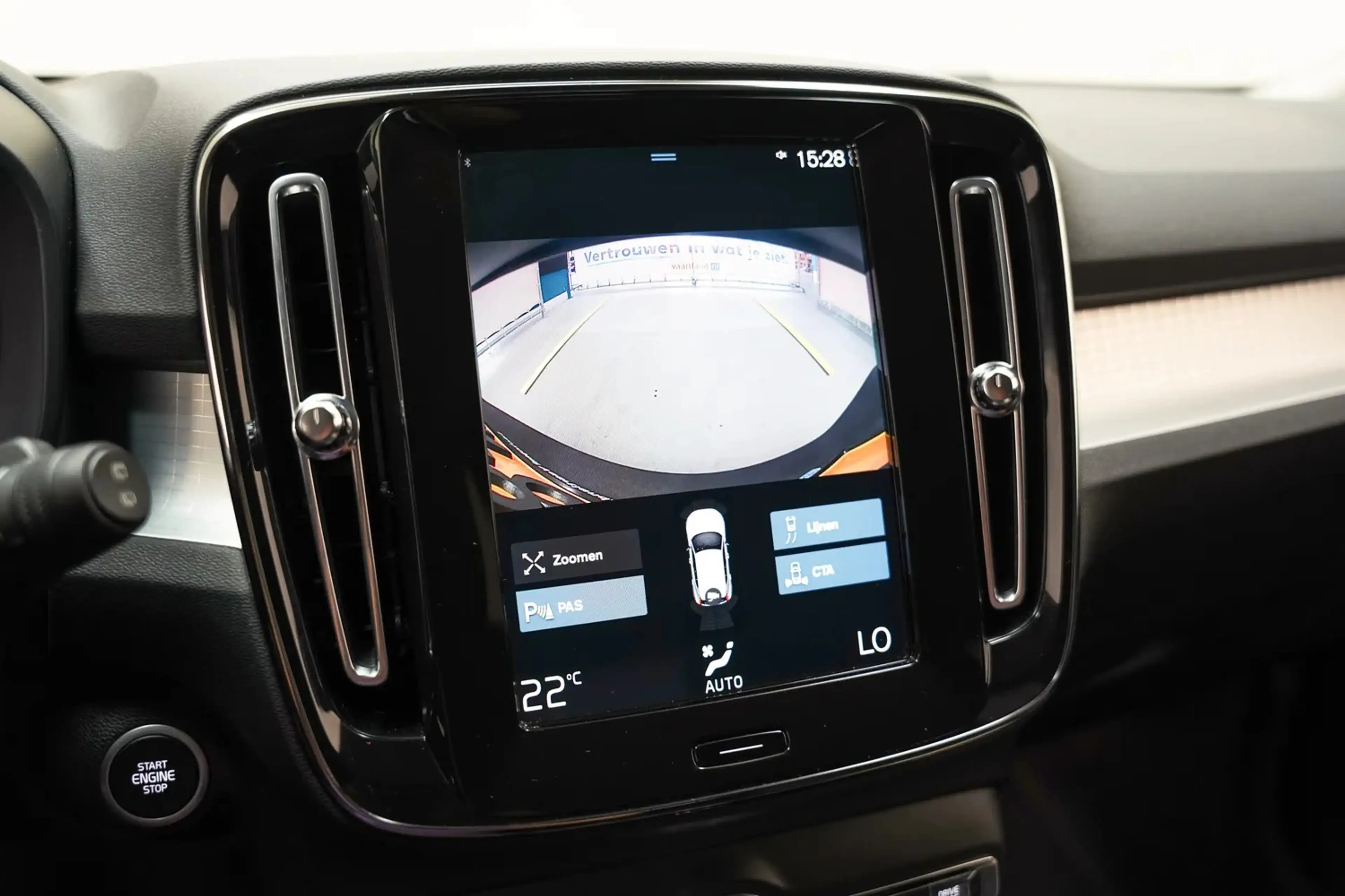 Volvo XC40 1.5 T5 Plug-in hybrid Plus Bright Aut. [ Adapt.cru — photo 9
