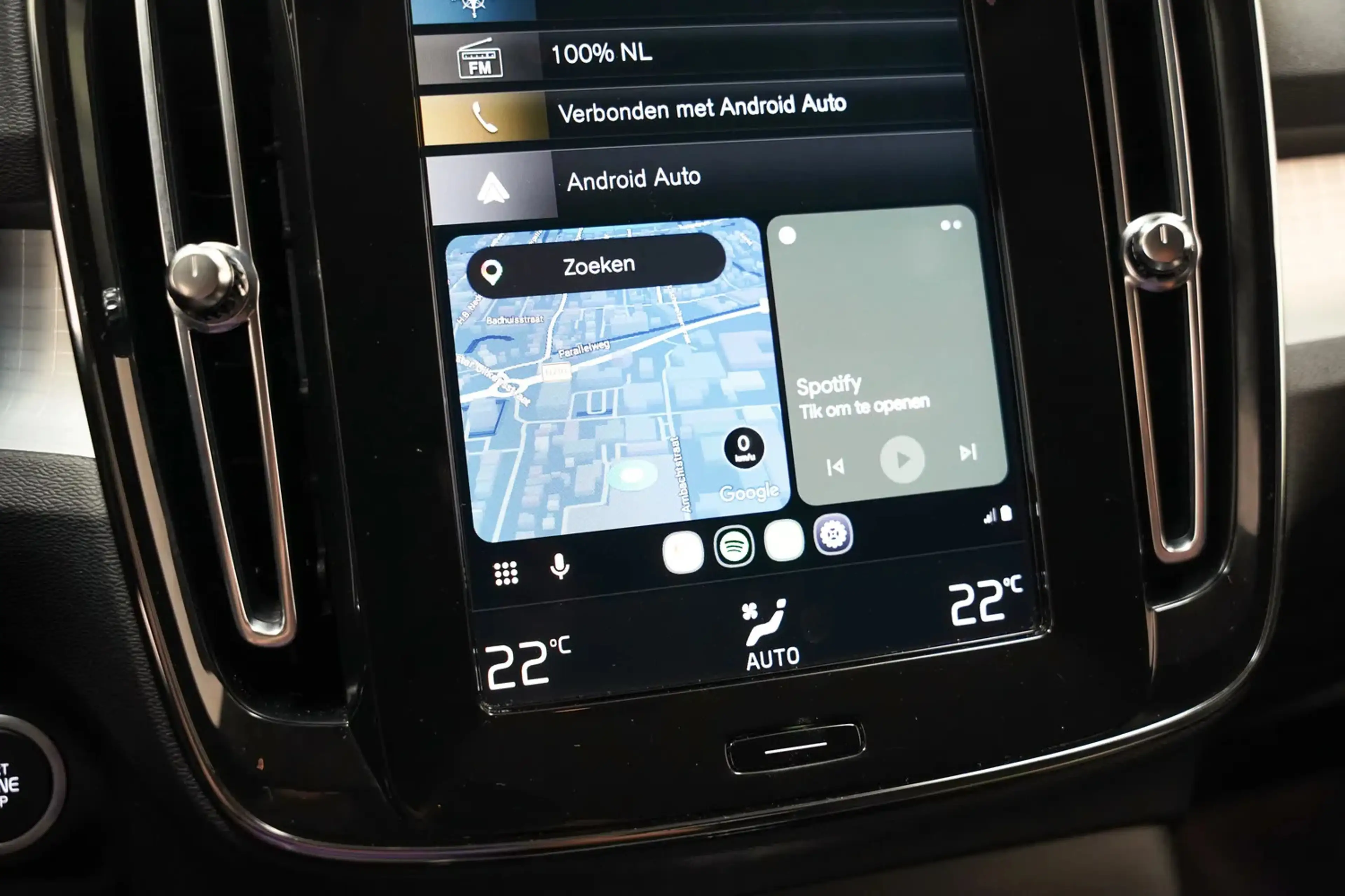 Volvo XC40 1.5 T5 Plug-in hybrid Plus Bright Aut. [ Adapt.cru — photo 8