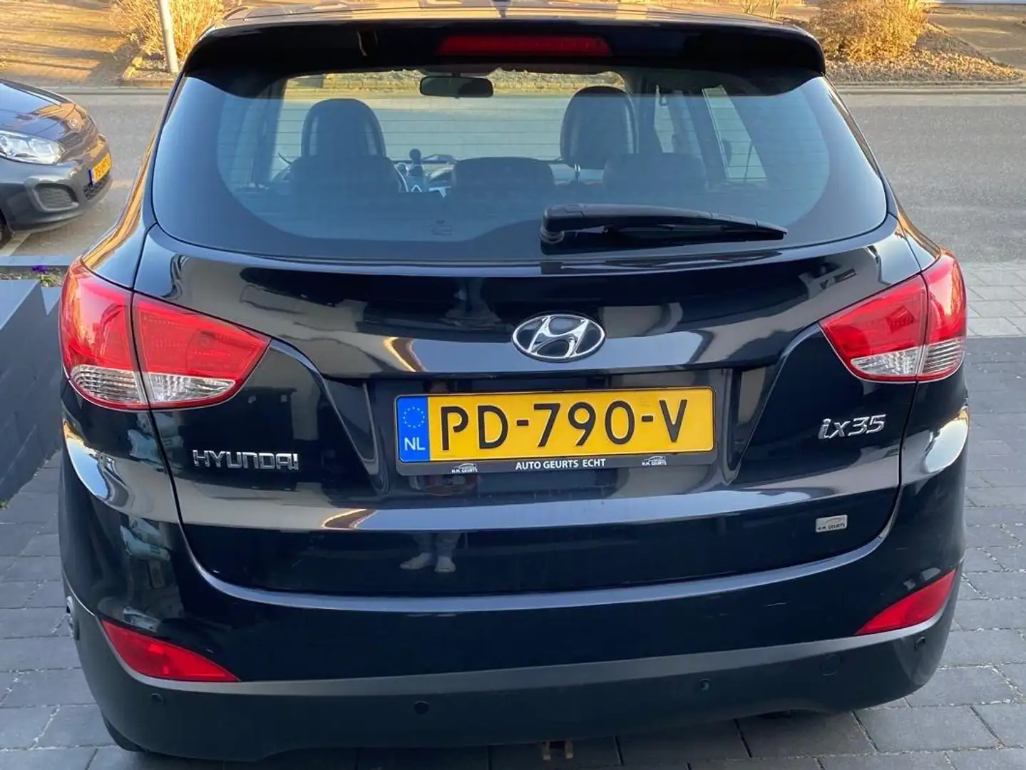Hyundai iX35 iX35 2.0i Active Fekete - 2