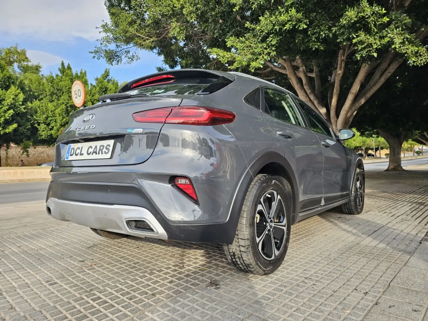 Kia XCeed 1.6 PHEV eTech Aut. Grijs - 2
