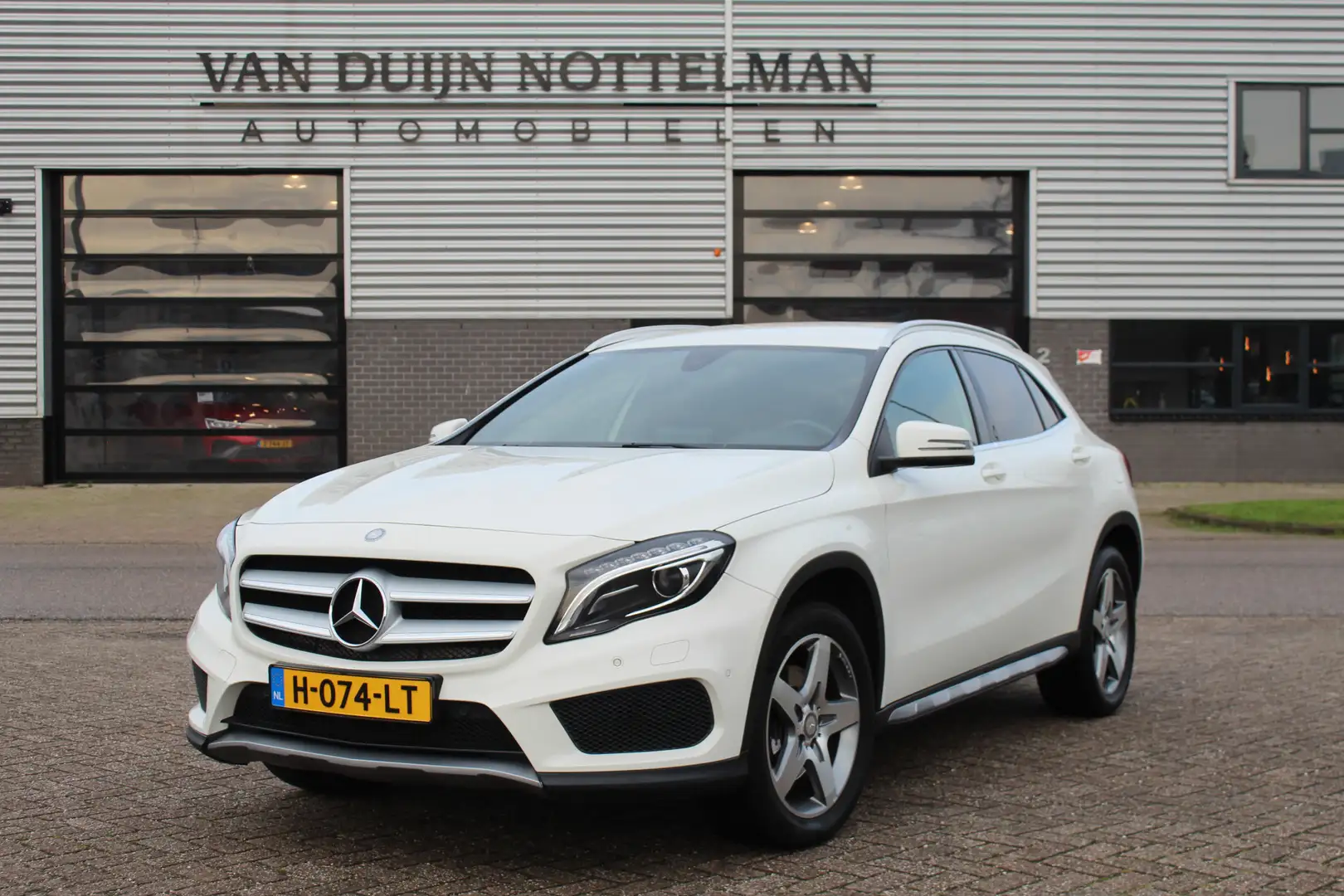 Mercedes-Benz GLA 250 4Matic Prestige / Camera / Trekhaak / Xenon Blanc - 1