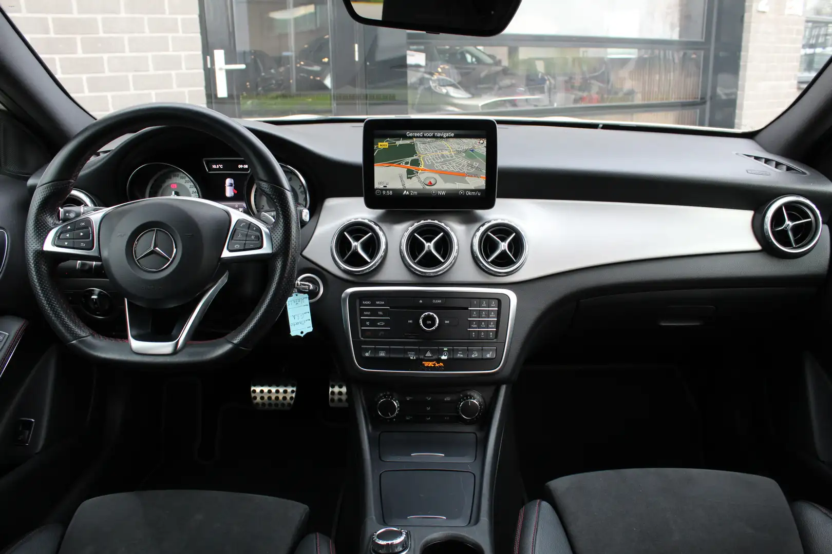 Mercedes-Benz GLA 250 4Matic Prestige / Camera / Trekhaak / Xenon Blanc - 2