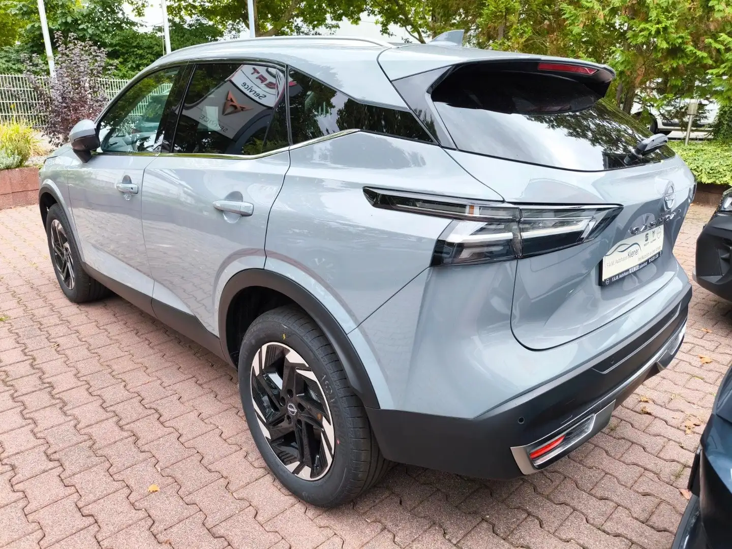 Nissan Qashqai 1.3 DIG-T MHEV 158PS Xtronic N-Connecta Gris - 2