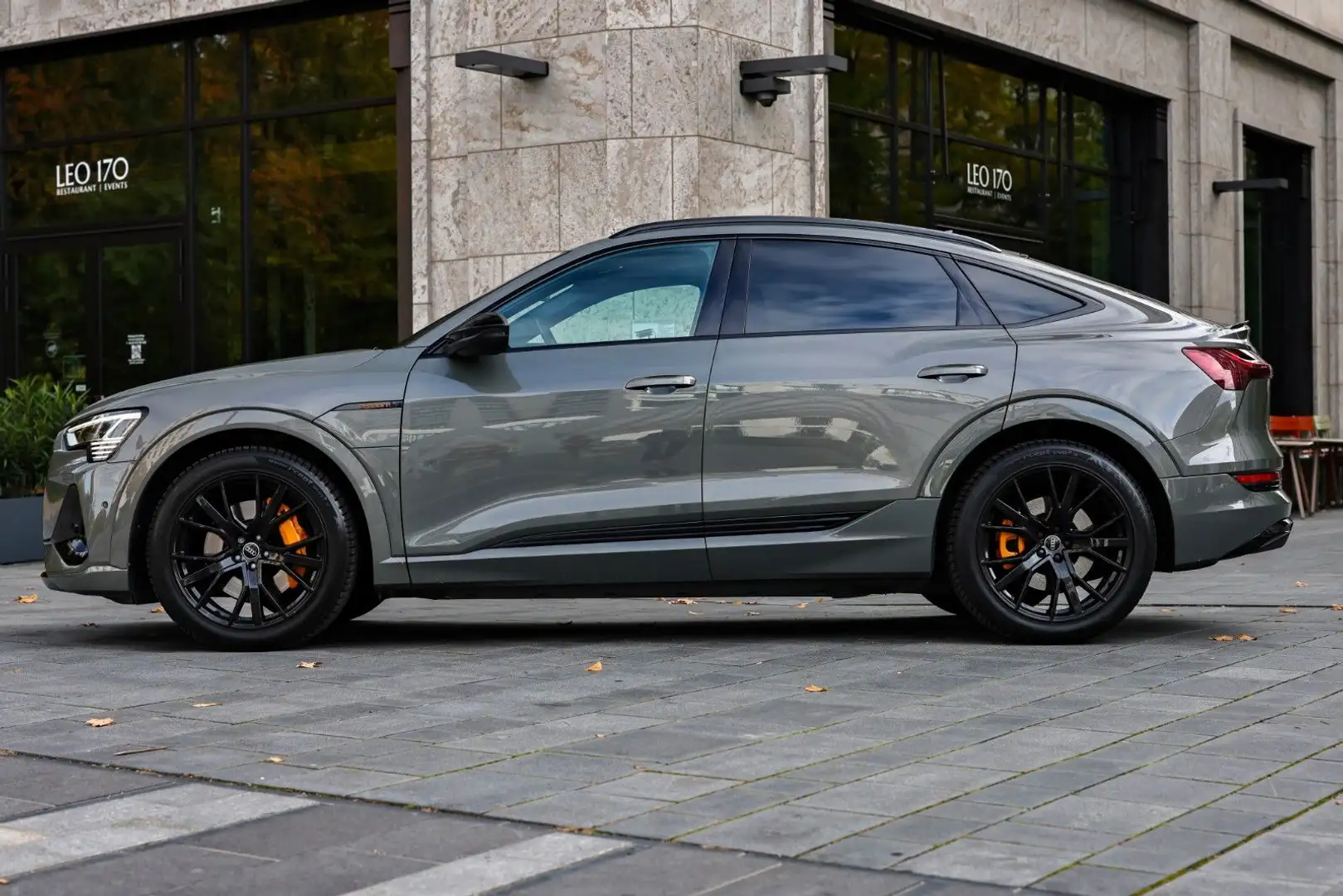 Audi e-tron | Sportback 50 | Black Edition |  S-LINE Gris - 2