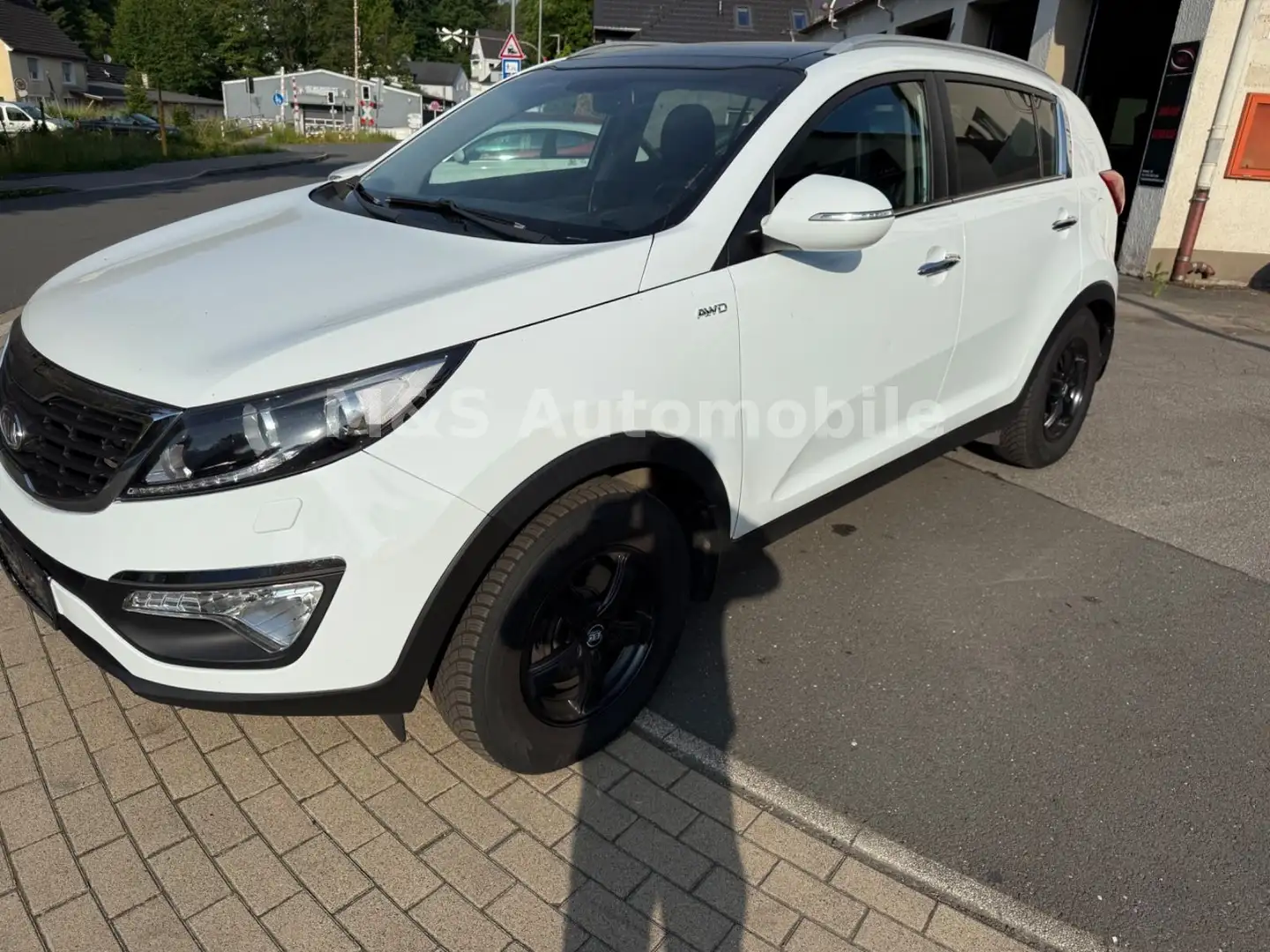 Kia Sportage 4x4 Klima,Navi,Pano,Leder,SHZ,PDC,.Han Weiß - 1
