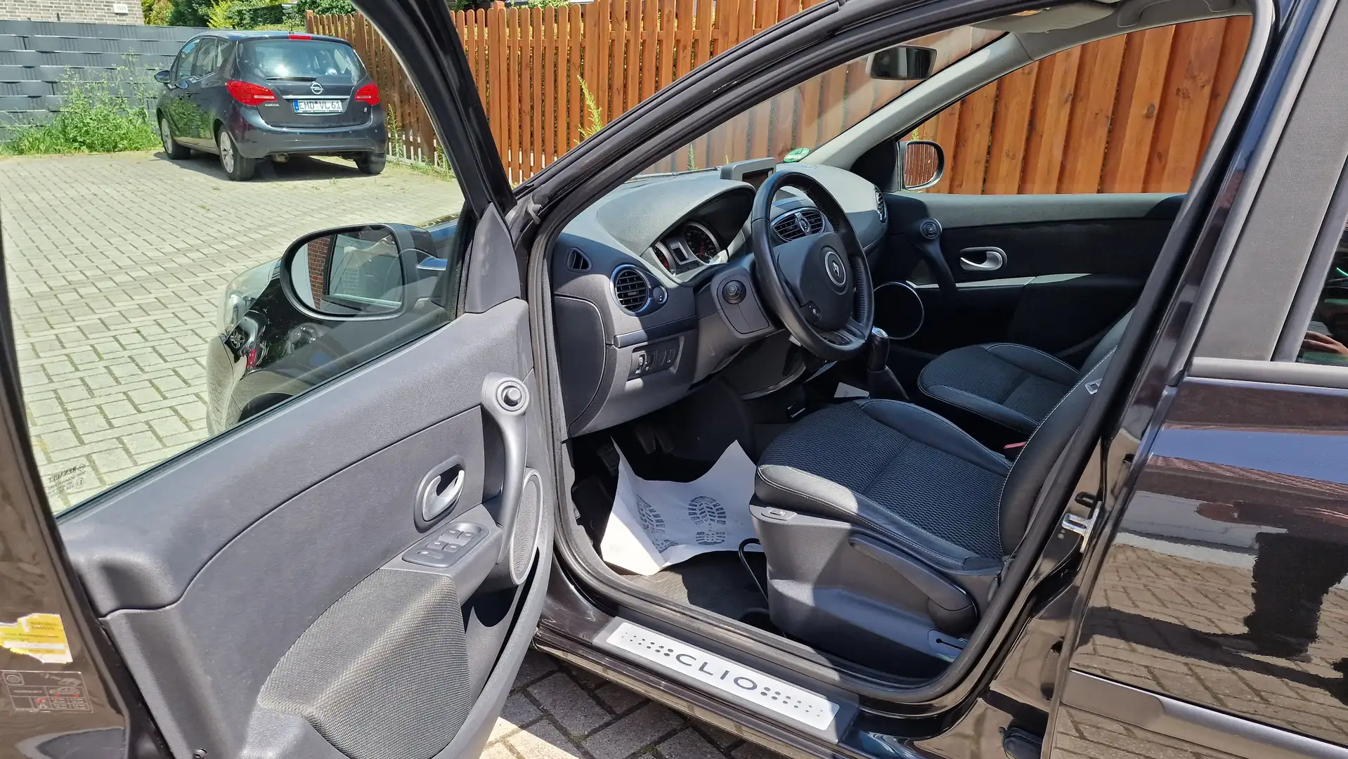 Renault Clio Luxe 1Hand (67Tkm) Černá - 2