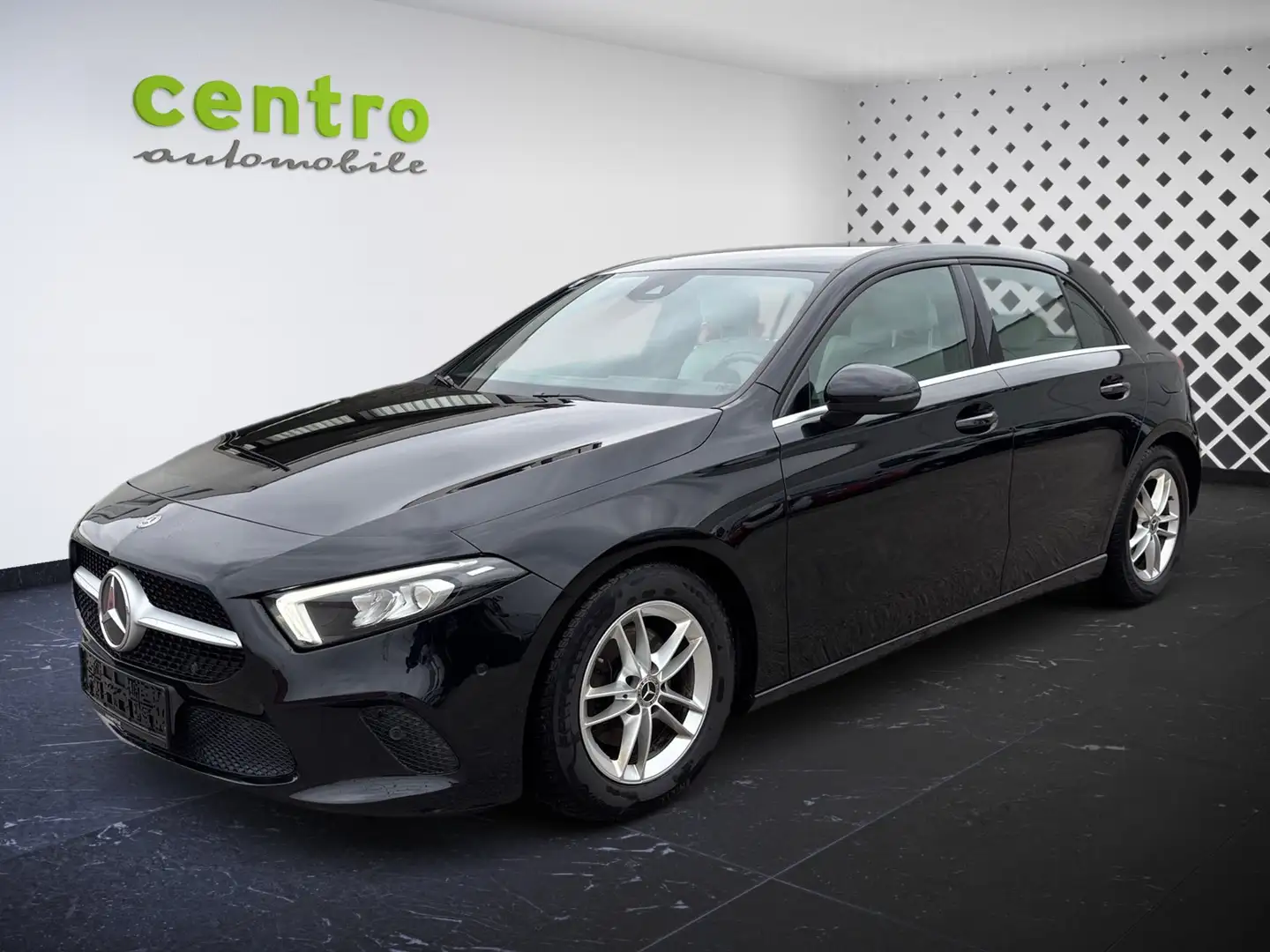 Mercedes-Benz A 180 A 180d Aut. ZR neu Zwart - 2