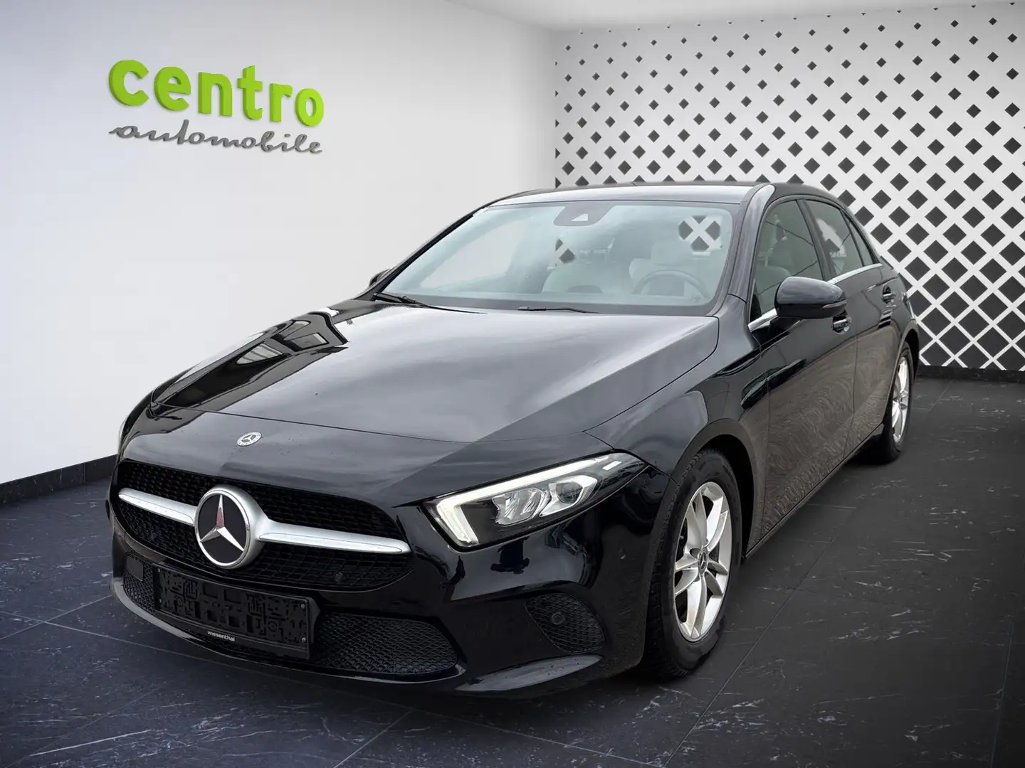 Mercedes-Benz A 180 A 180d Aut. ZR neu Zwart - 1