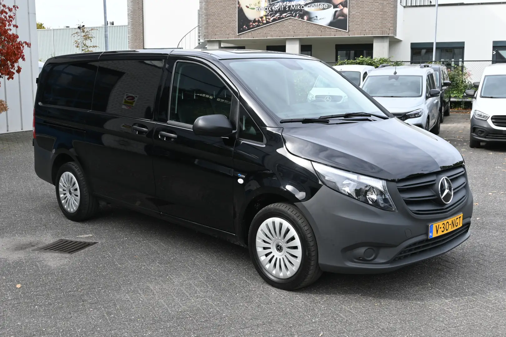 Mercedes-Benz Vito 116 CDI L2 Distronic, 2500 kg trekhaak, Audio 40 n Noir - 2