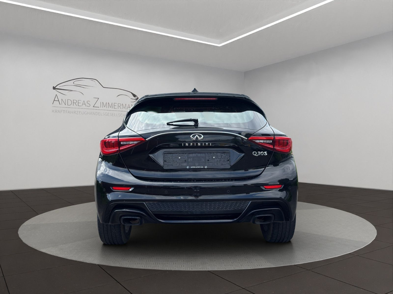 Infiniti Q30 1.5 d Sport NAVI/PANO/SHZ — photo 4