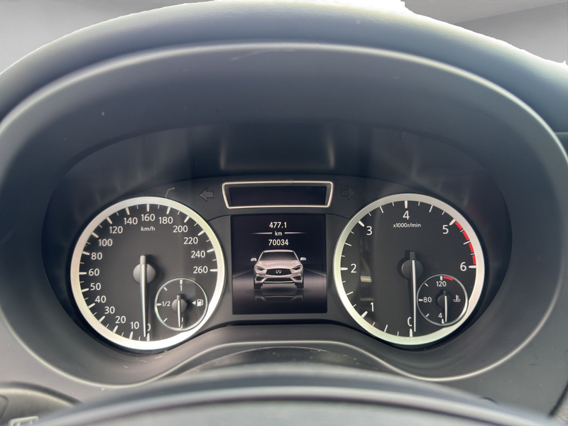 Infiniti Q30 1.5 d Sport NAVI/PANO/SHZ — photo 12